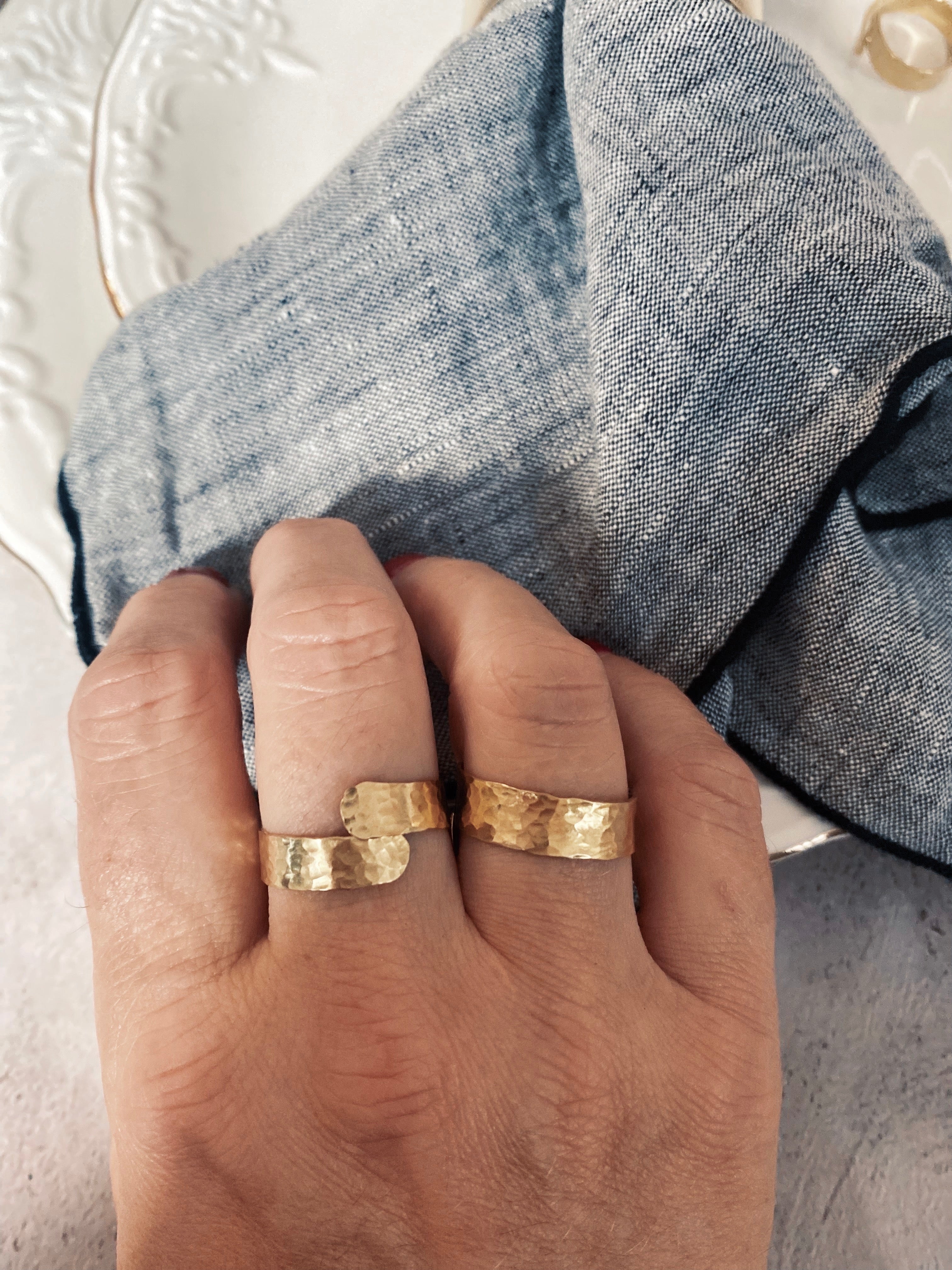 Bague MELO en laiton micro martelé