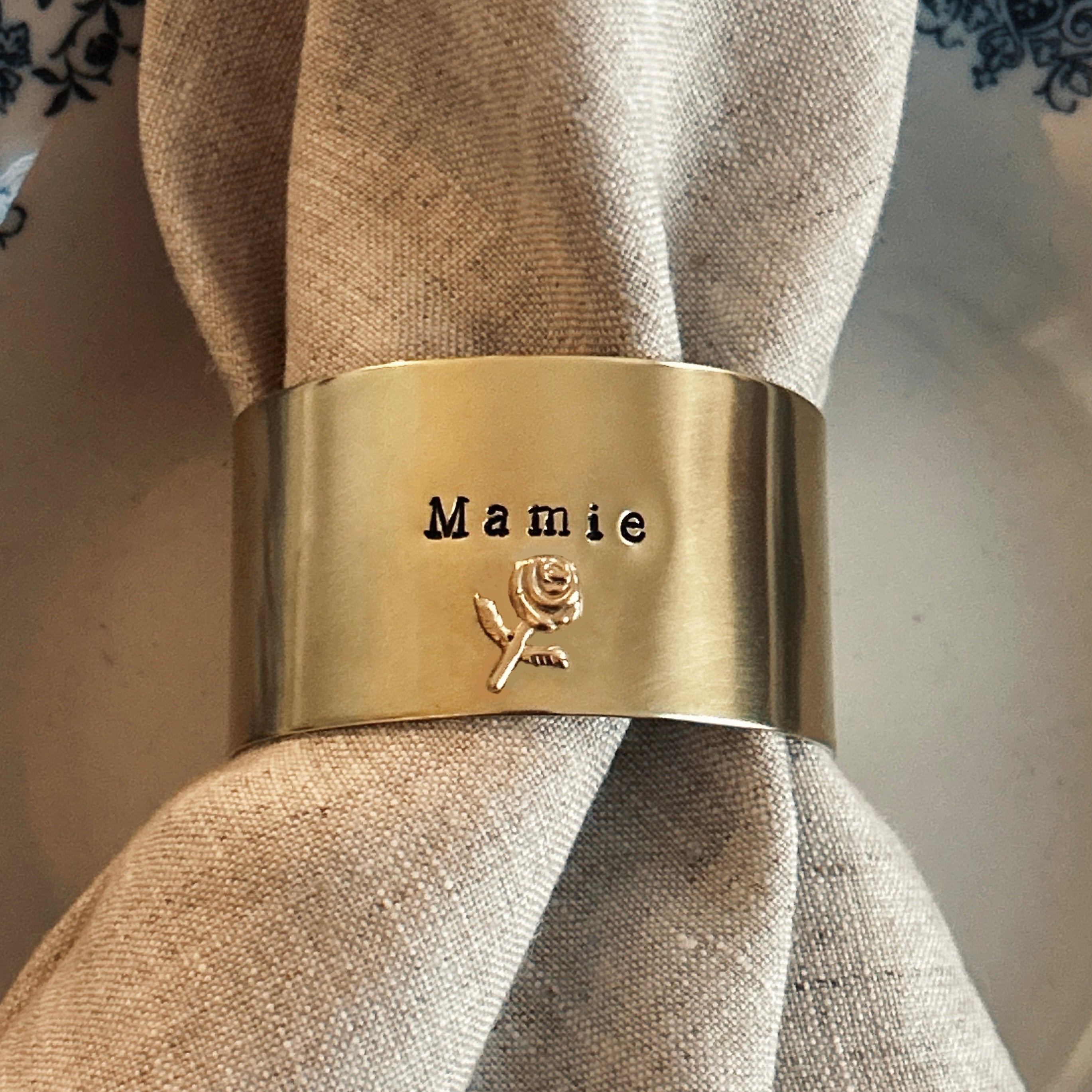 EDITION LIMITÉE | Collection Ornements | Rose | Rond de serviette personnalisable - Diamètre large ⌀5 cm