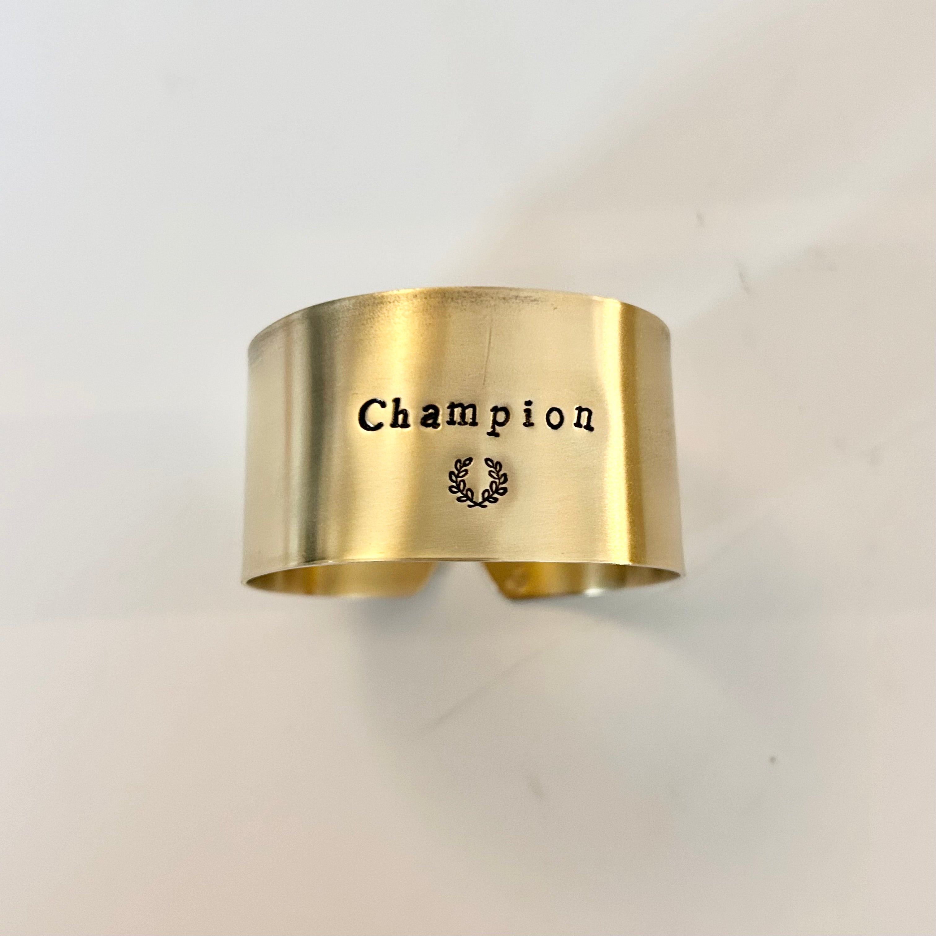 Champion | Série - Déjà gravé 🍀 Rond en laiton brut gravé (2 diamètres)