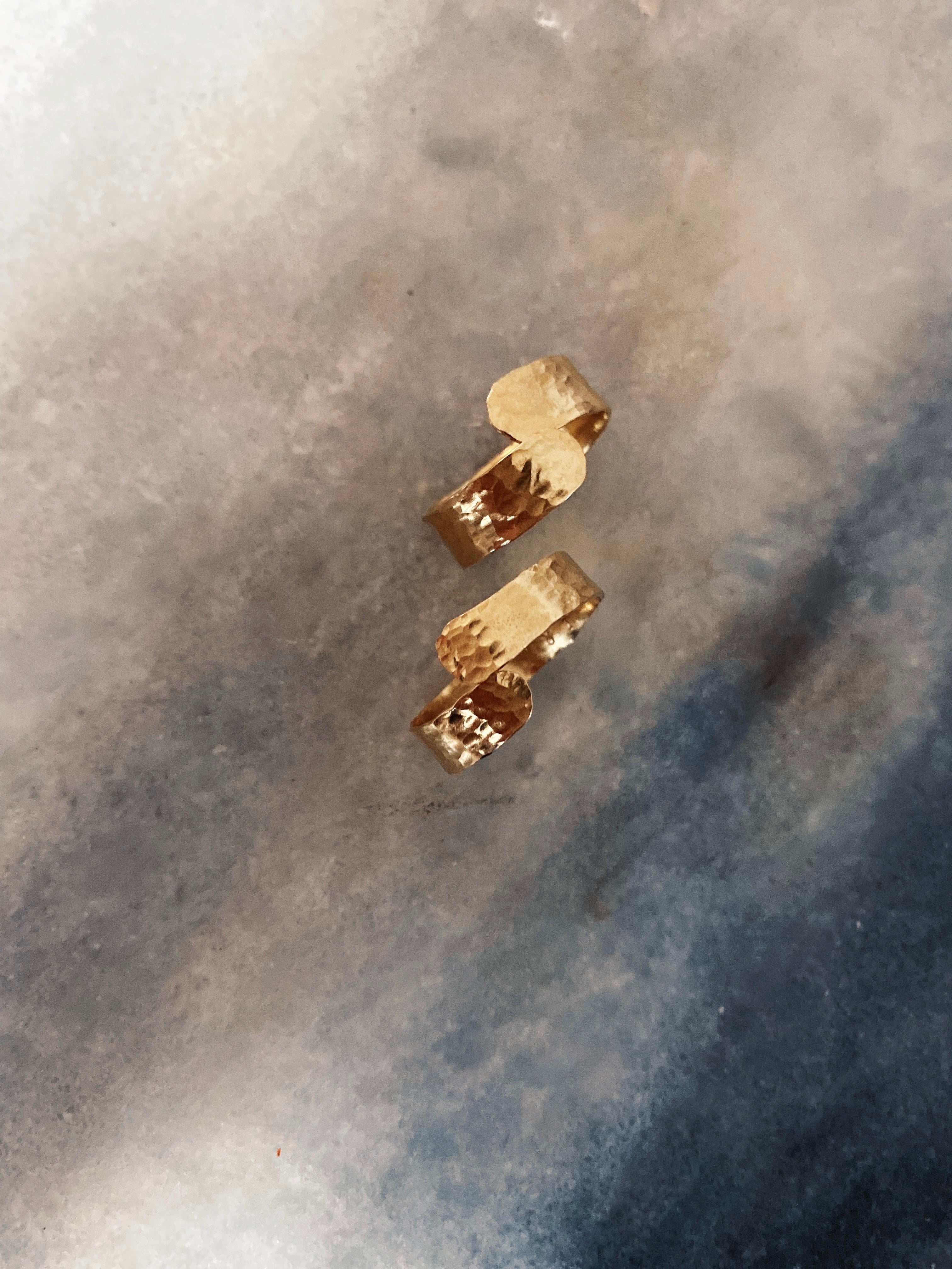 Bague MELO en laiton micro martelé