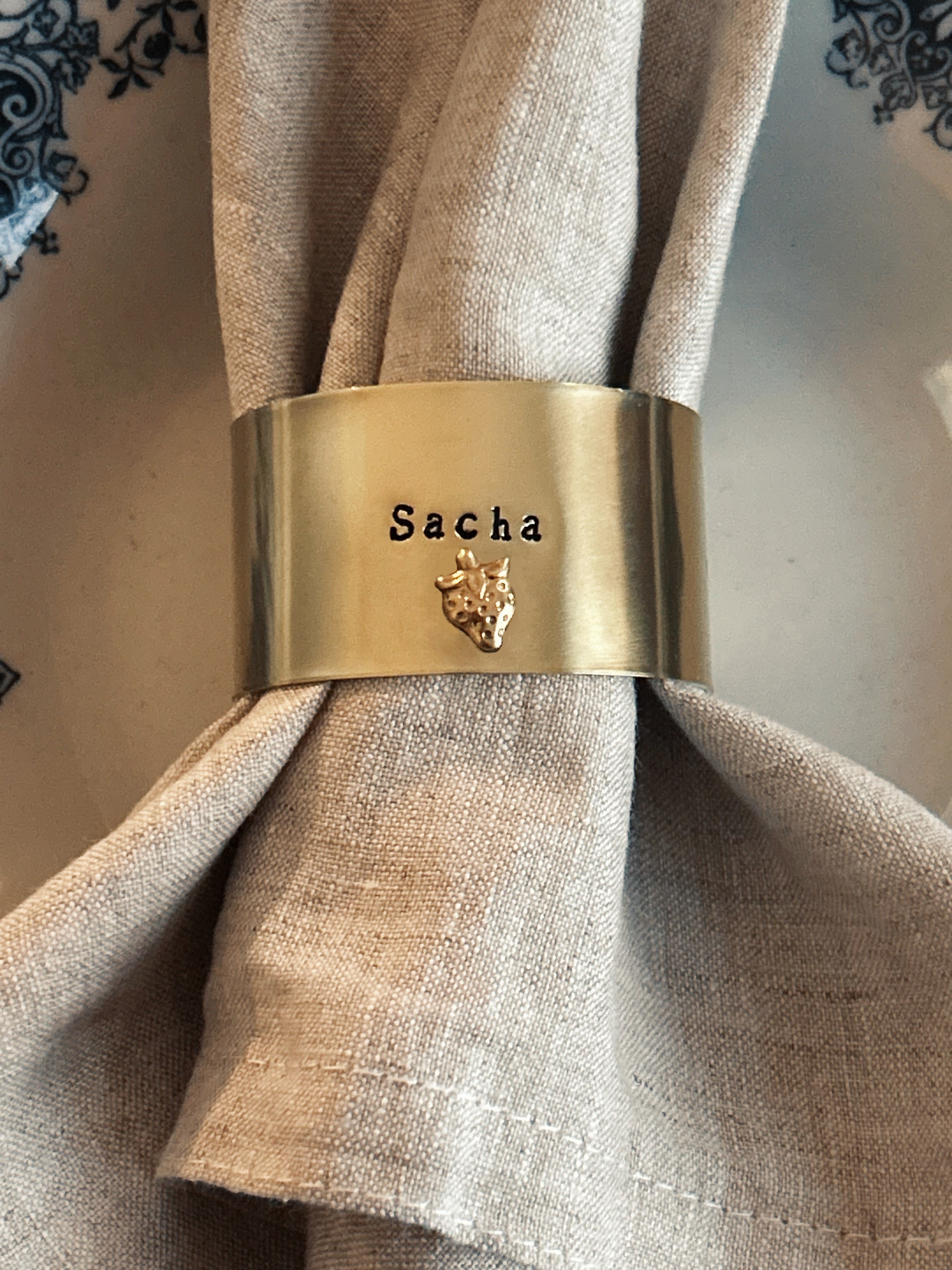 EDITION LIMITÉE | Collection Ornements | Fraise | Rond de serviette personnalisable - Diamètre large ⌀5 cm