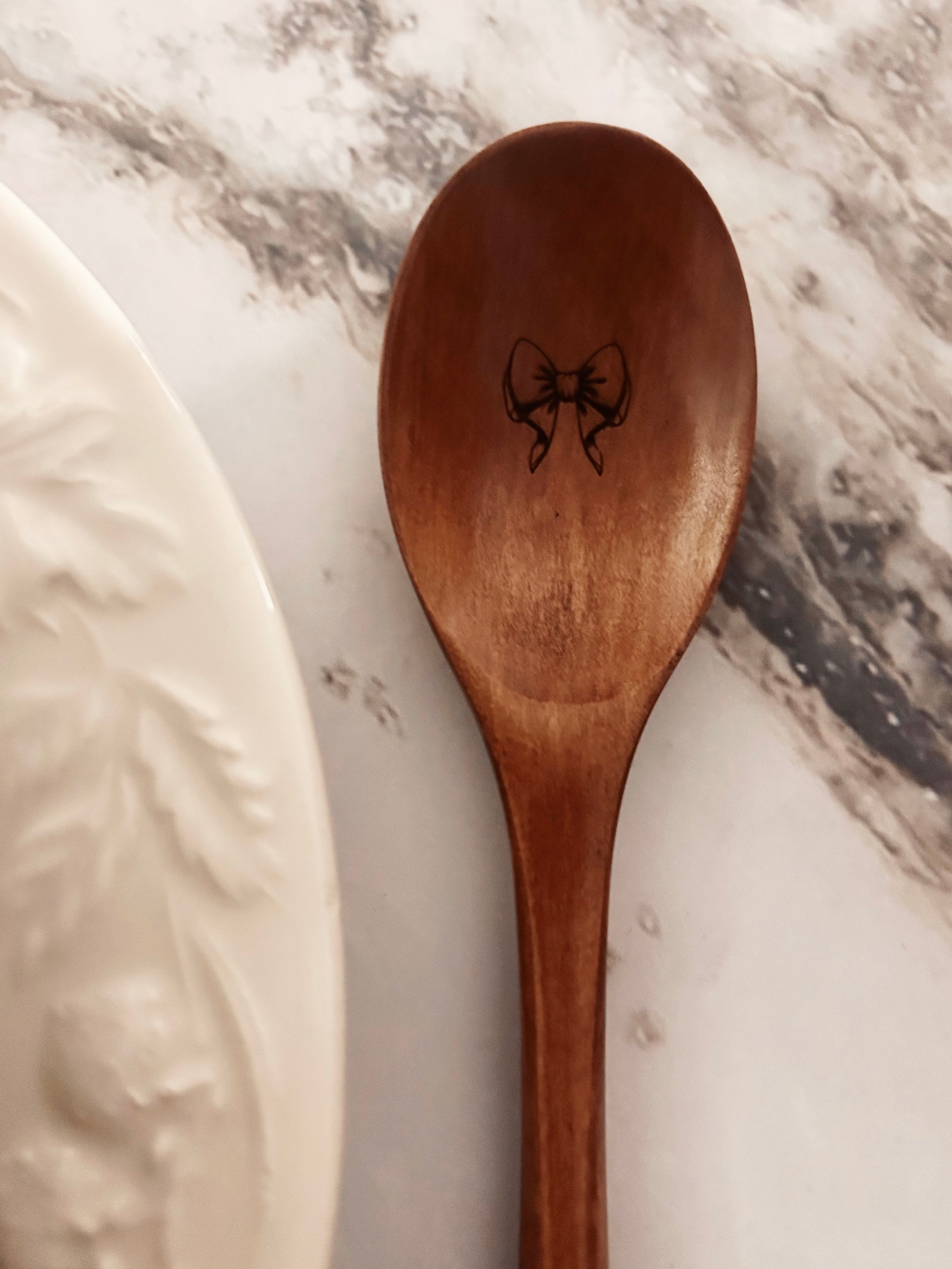 Grande cuillère en bois gravée - noeud