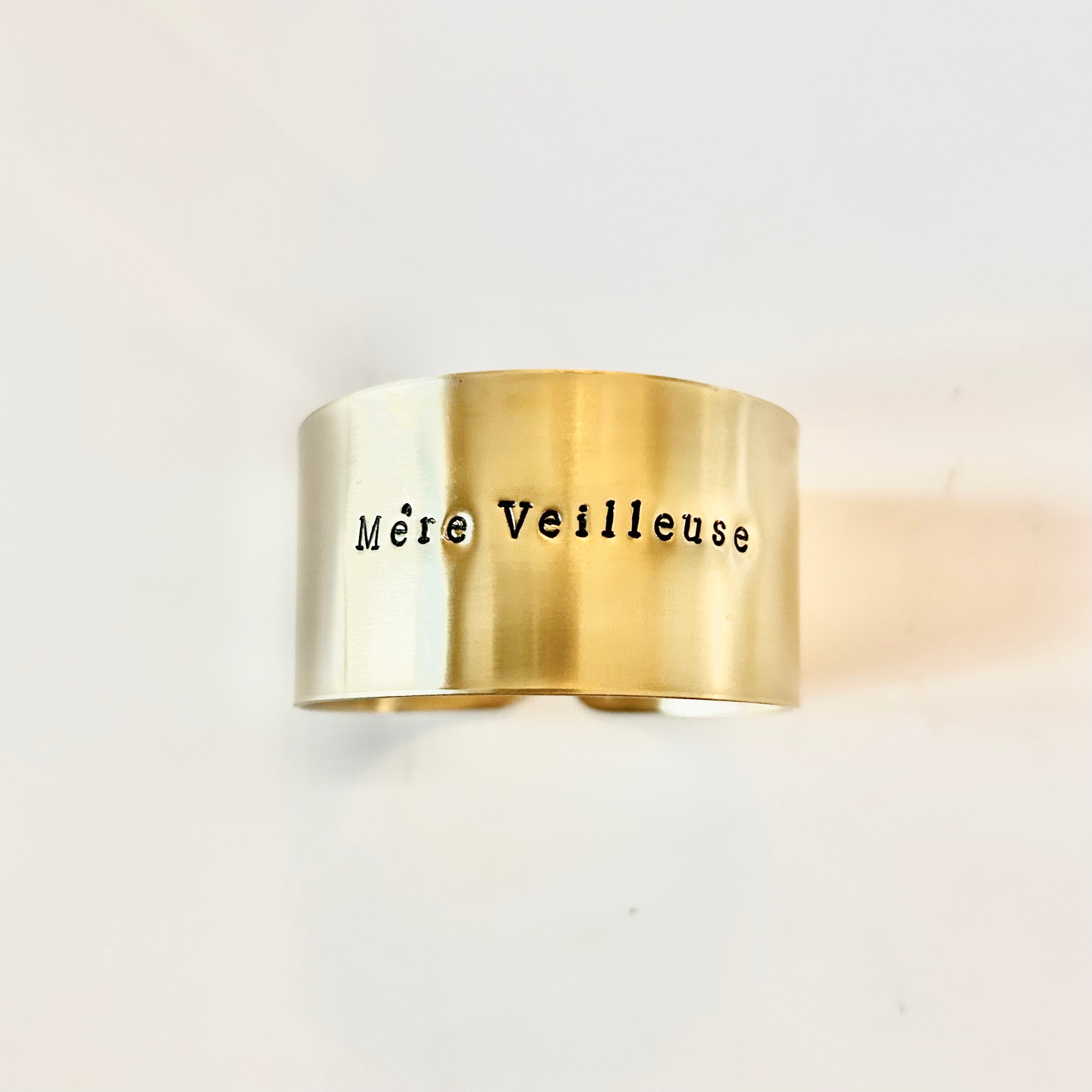 Mère Veilleuse | Série - Rond en laiton brut gravé (2 diamètres)