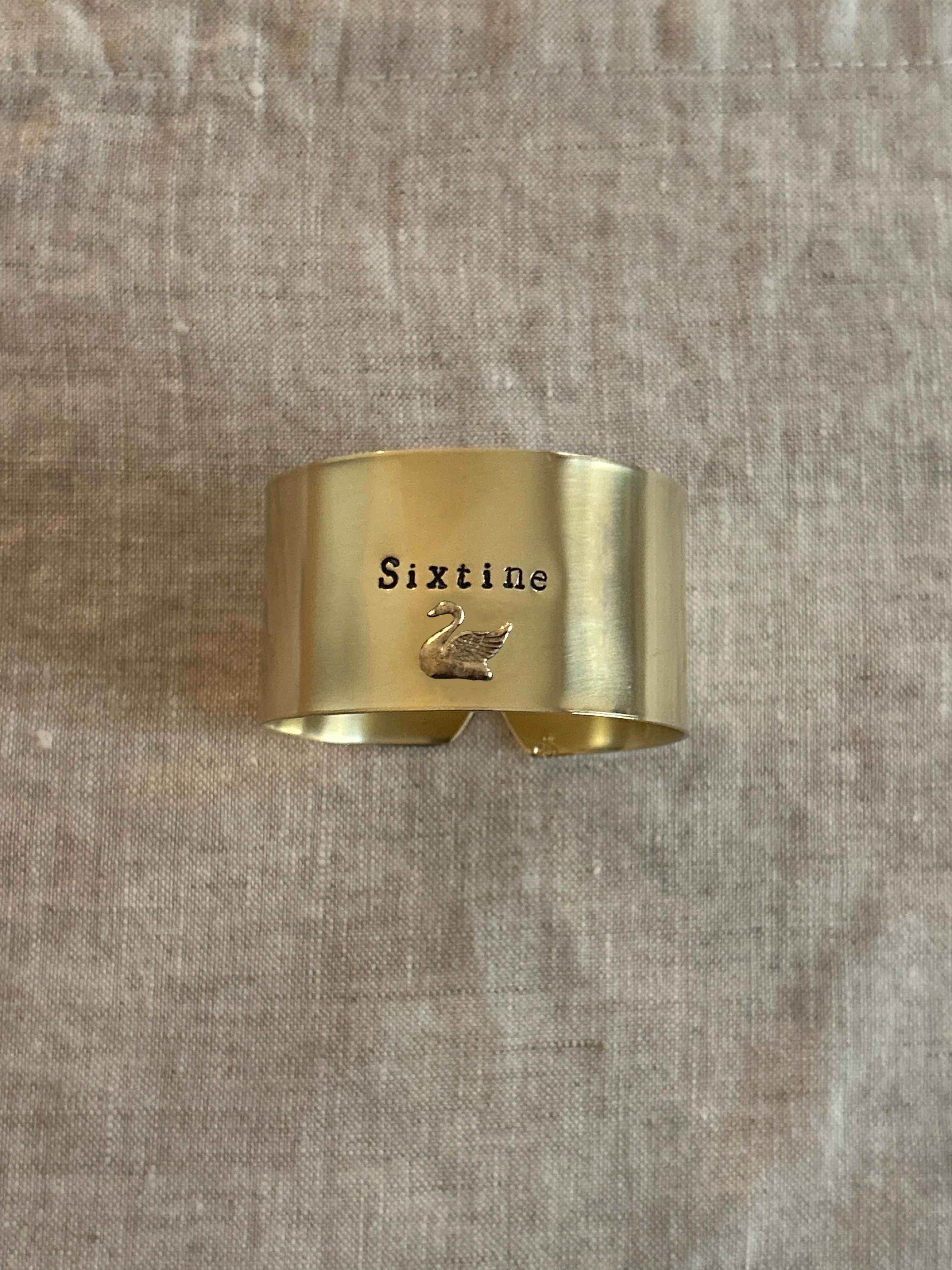 EDITION LIMITÉE | Collection Ornements | Cygne | Rond de serviette personnalisable - Diamètre large ⌀5 cm