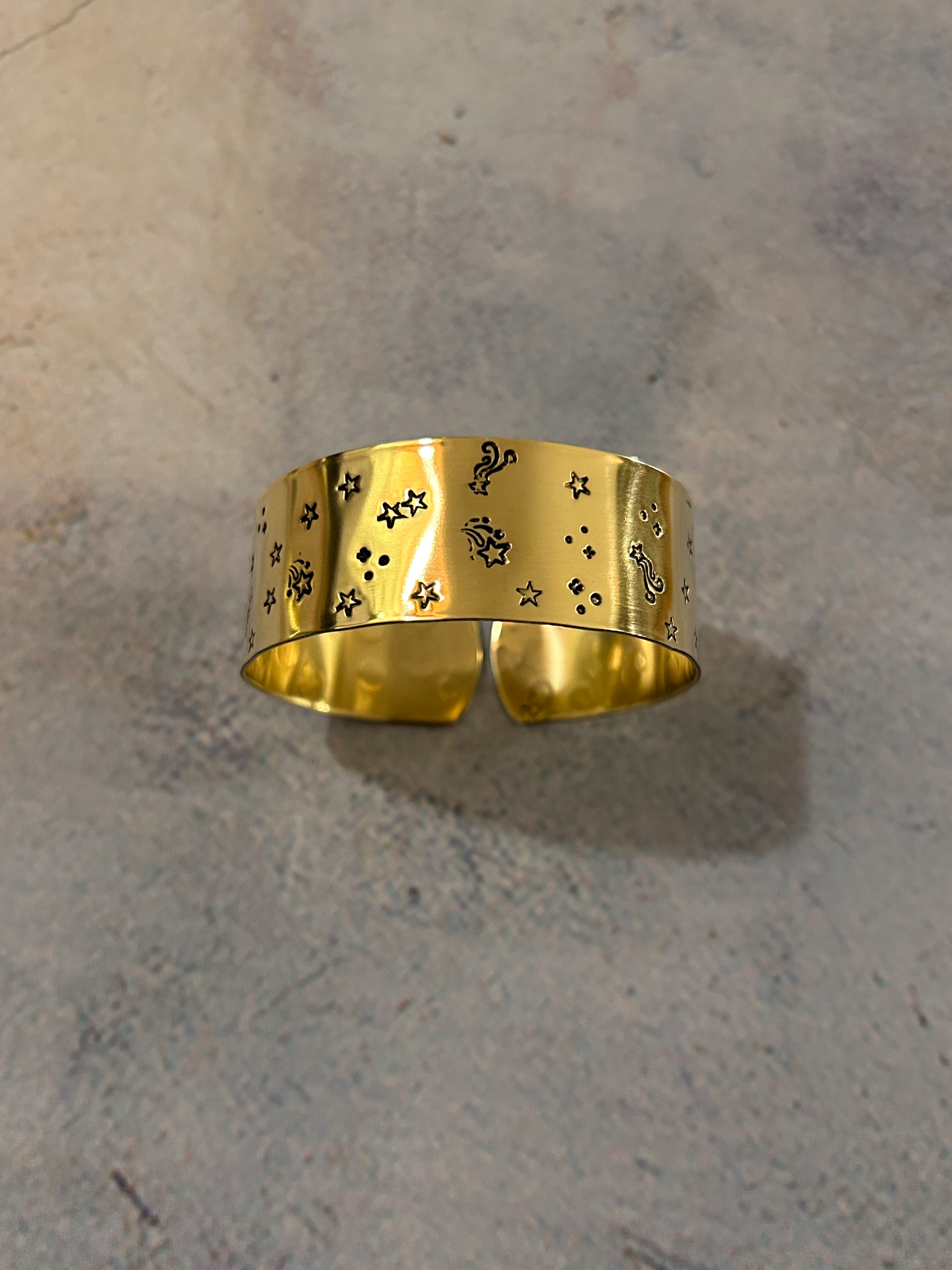 VOYAGE CÉLESTE | Rond de serviette en laiton doré déjà gravé - Petite hauteur - Diamètre large ⌀5 cm