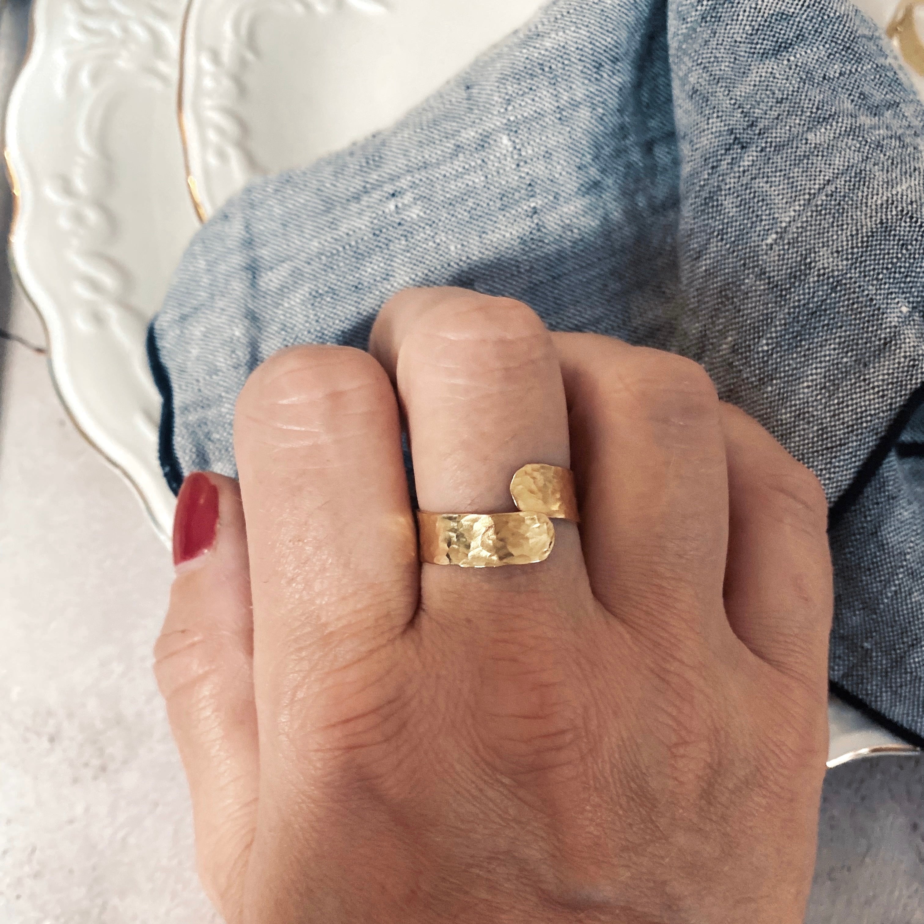 Bague MELO en laiton micro martelé