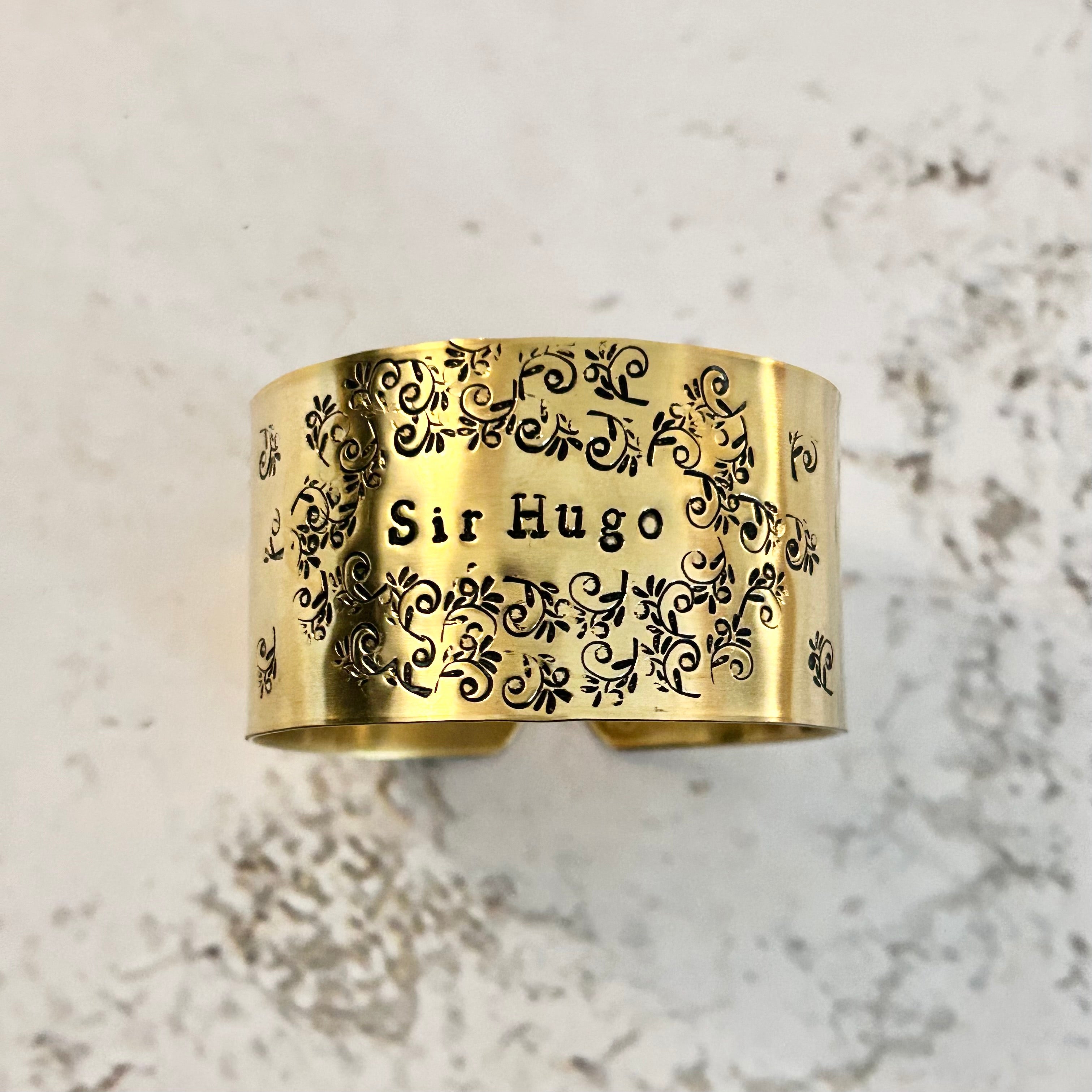 Sir Hugo | Collection oups les imparfaits - Rond en laiton arabesque encrée