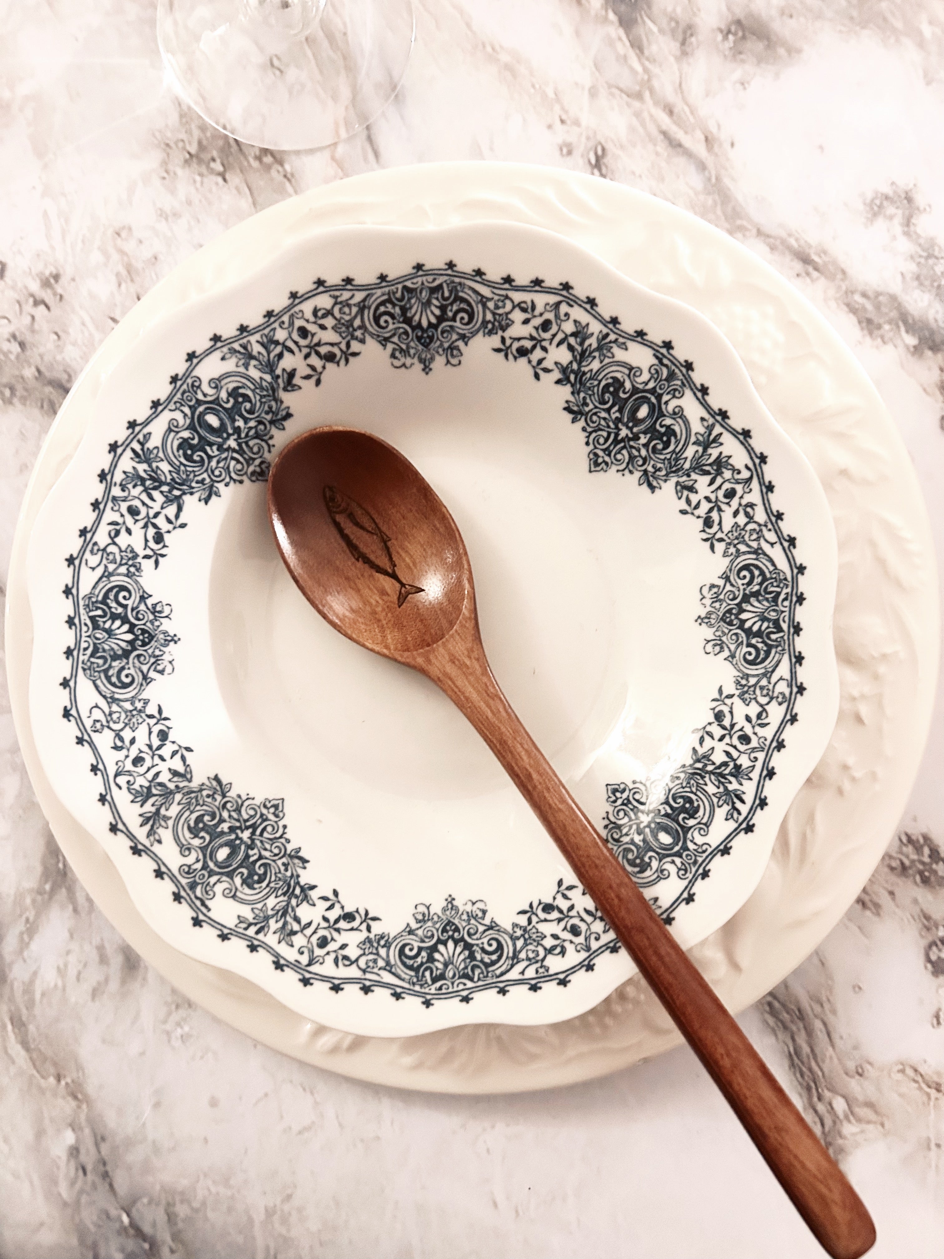 Grande cuillère en bois gravée - poisson