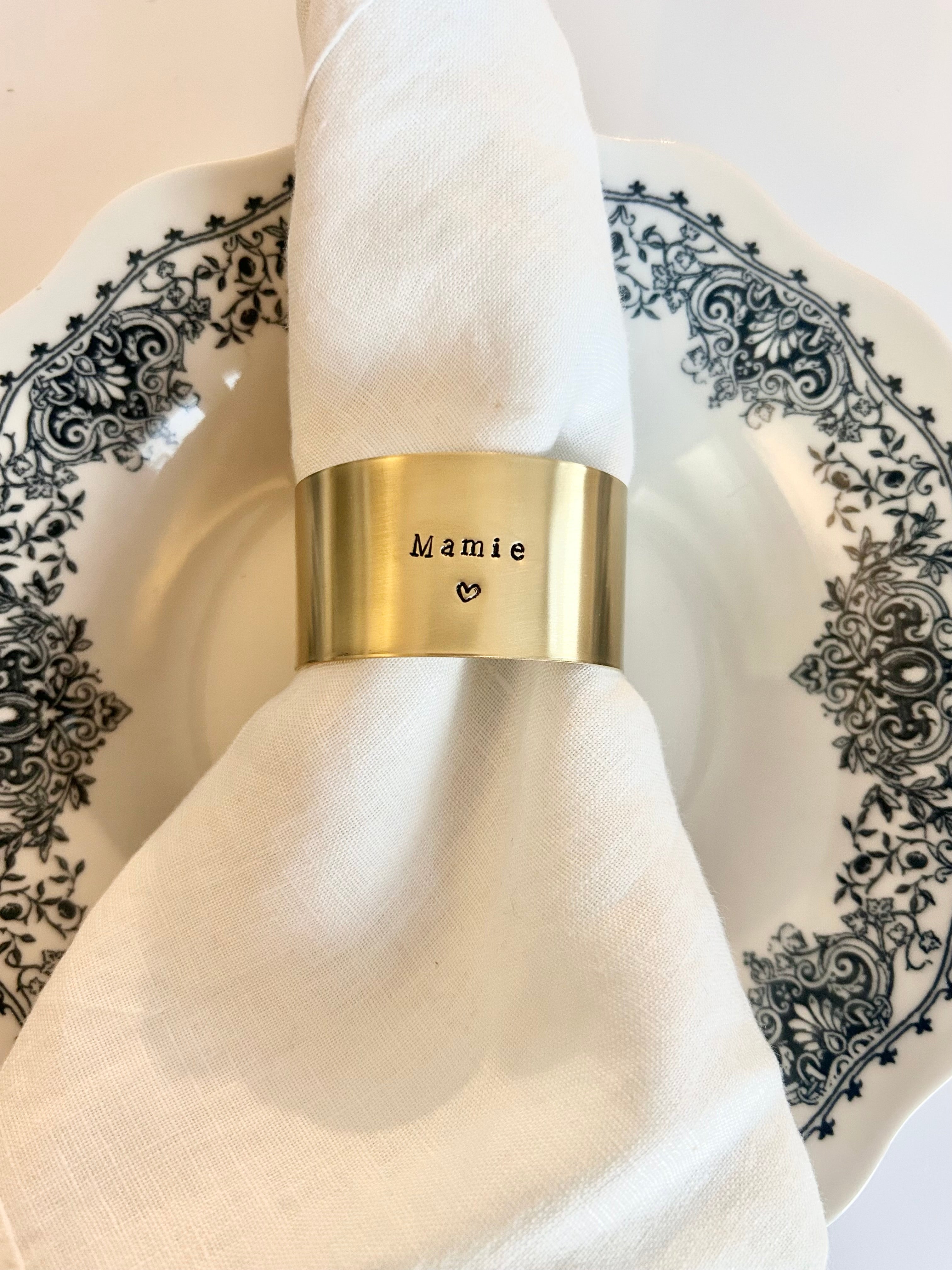 Mamie avec coeur moyen | Série - Rond en laiton brut gravé (2 diamètres)