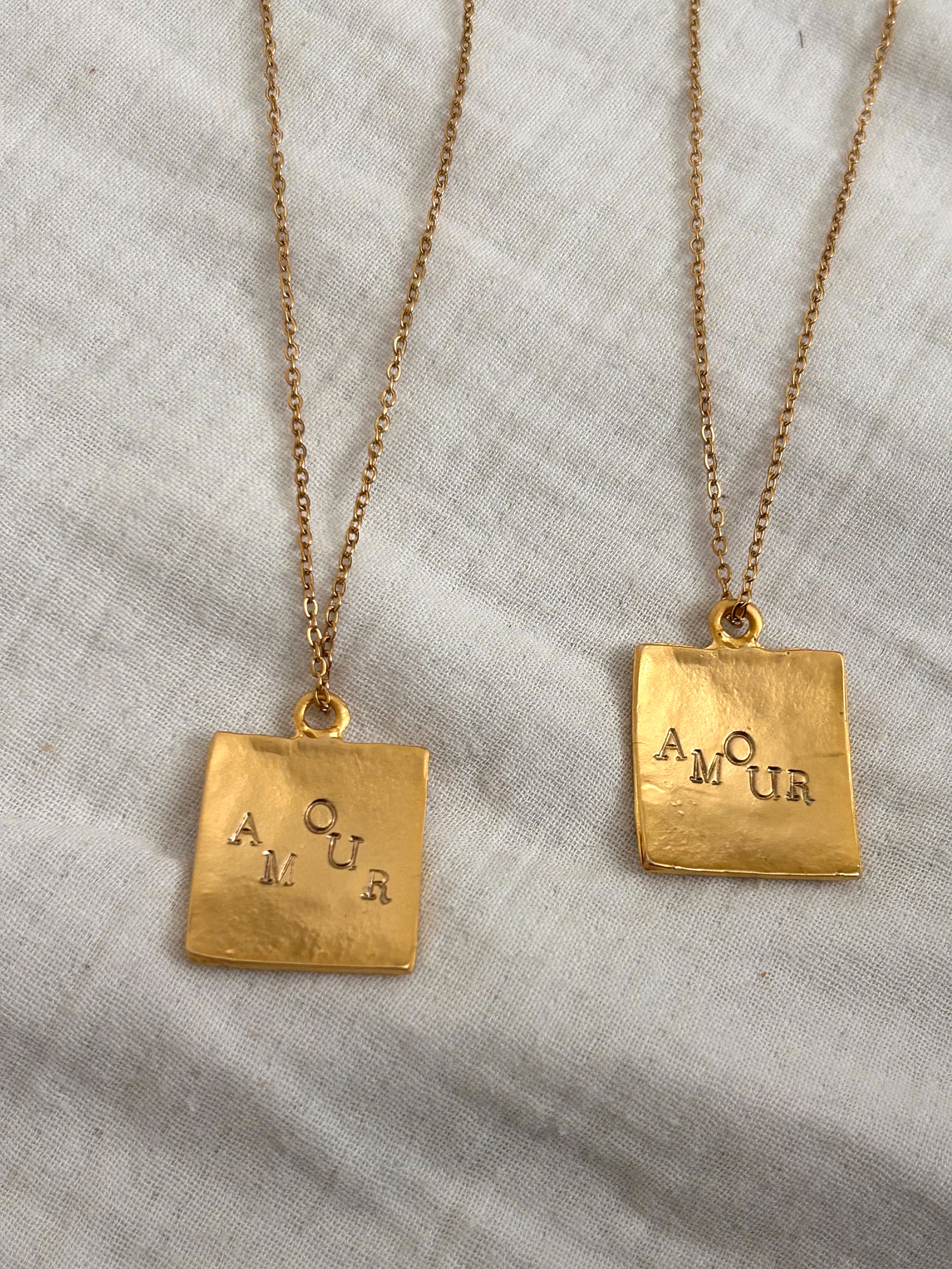 Collier Amour or mat