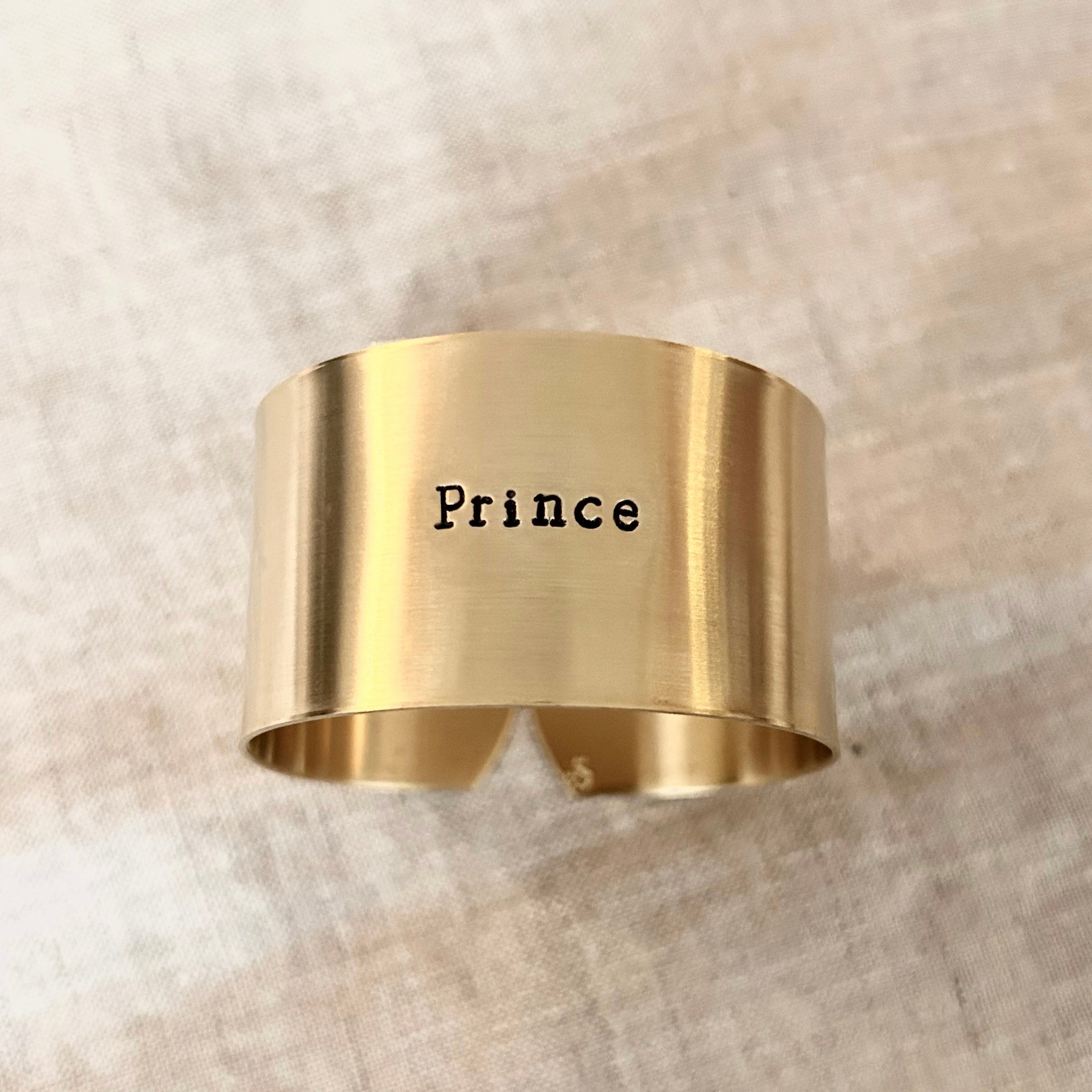 Prince | Série - Déjà gravé 🍀 Rond en laiton brut gravé (2 diamètres)