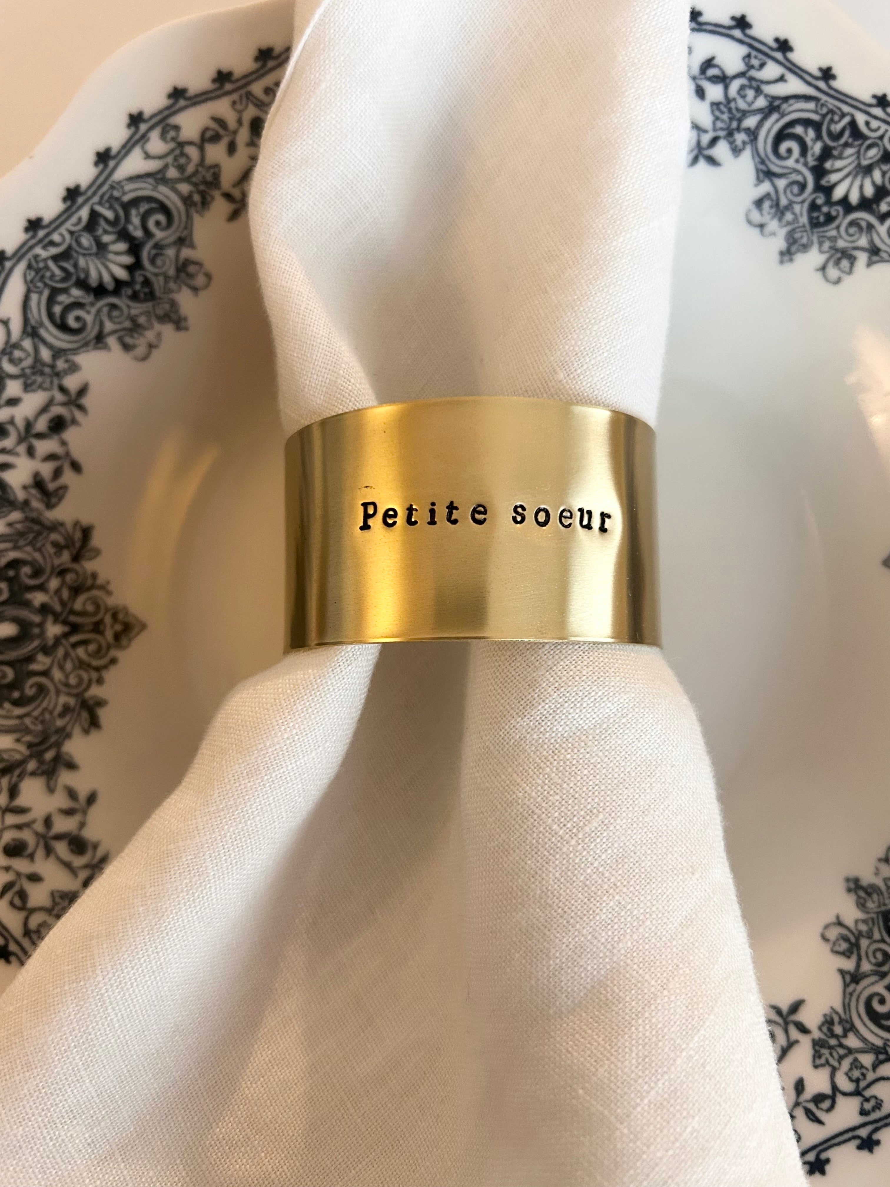 Petite sœur | Série - Déjà gravé 🍀 Rond en laiton brut gravé (2 diamètres)