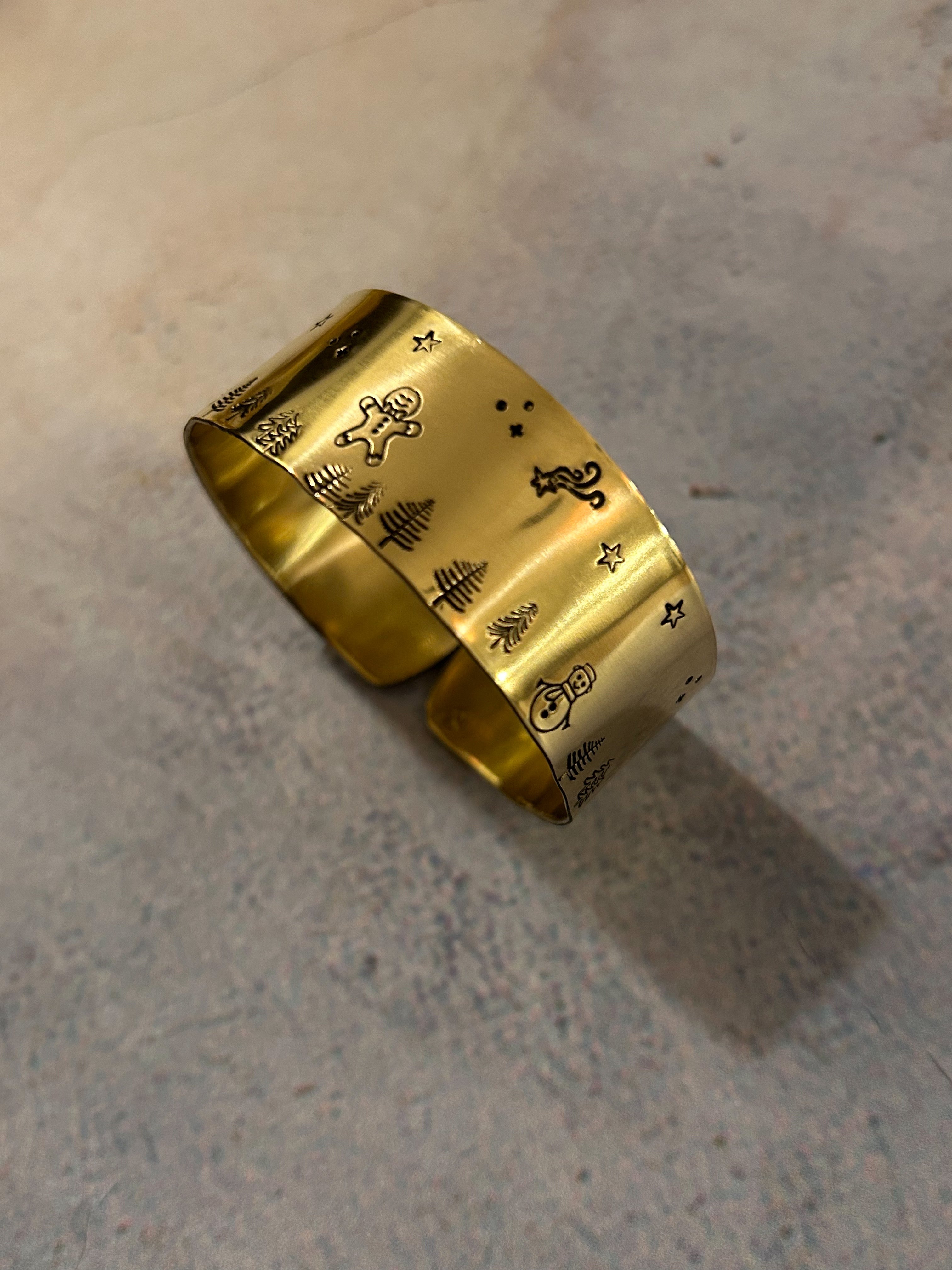 GINGERBREAD | Rond de serviette en laiton doré déjà gravé - Petite hauteur - Diamètre large ⌀5 cm