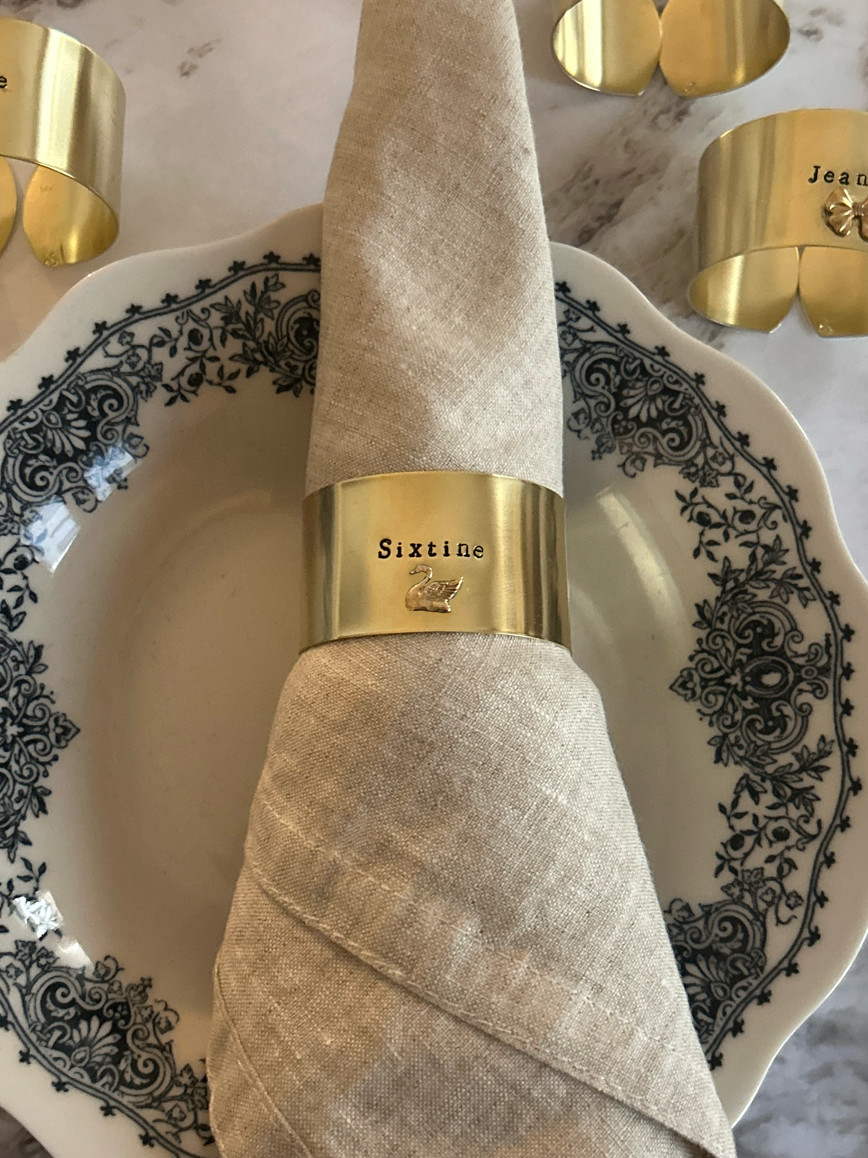 EDITION LIMITÉE | Collection Ornements | Cygne | Rond de serviette personnalisable - Diamètre large ⌀5 cm