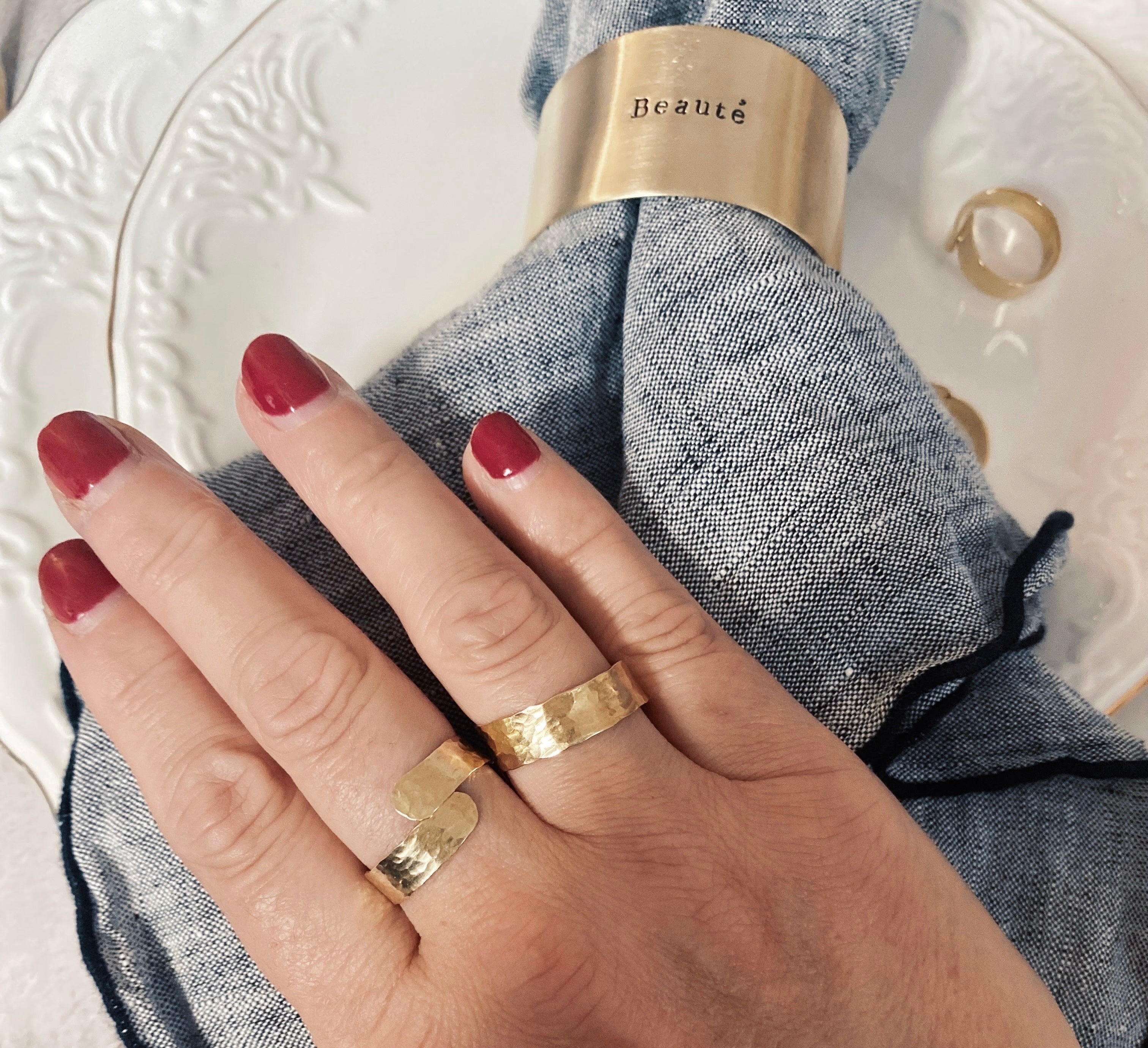 Bague MELO en laiton micro martelé