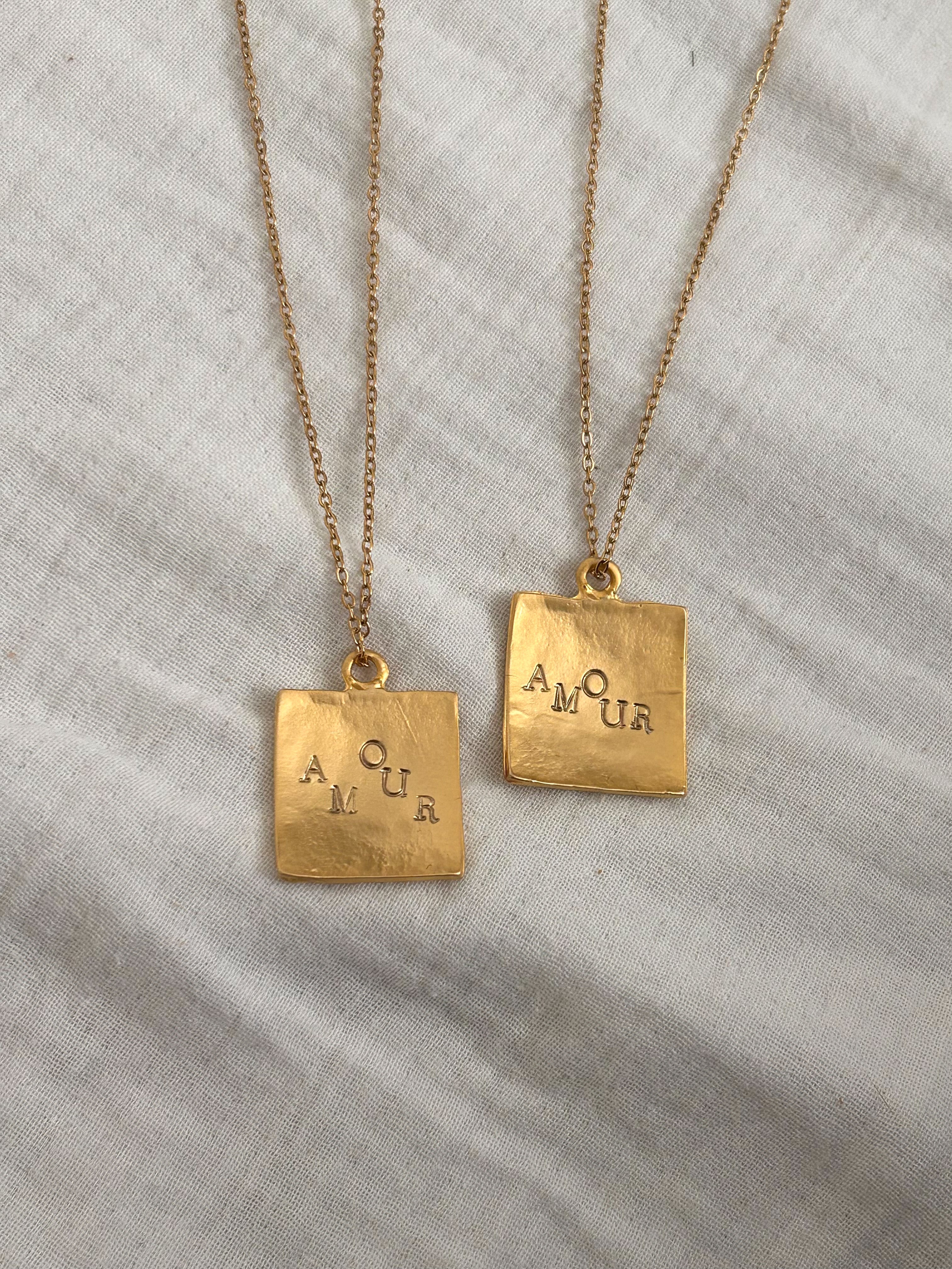 Collier Amour or mat