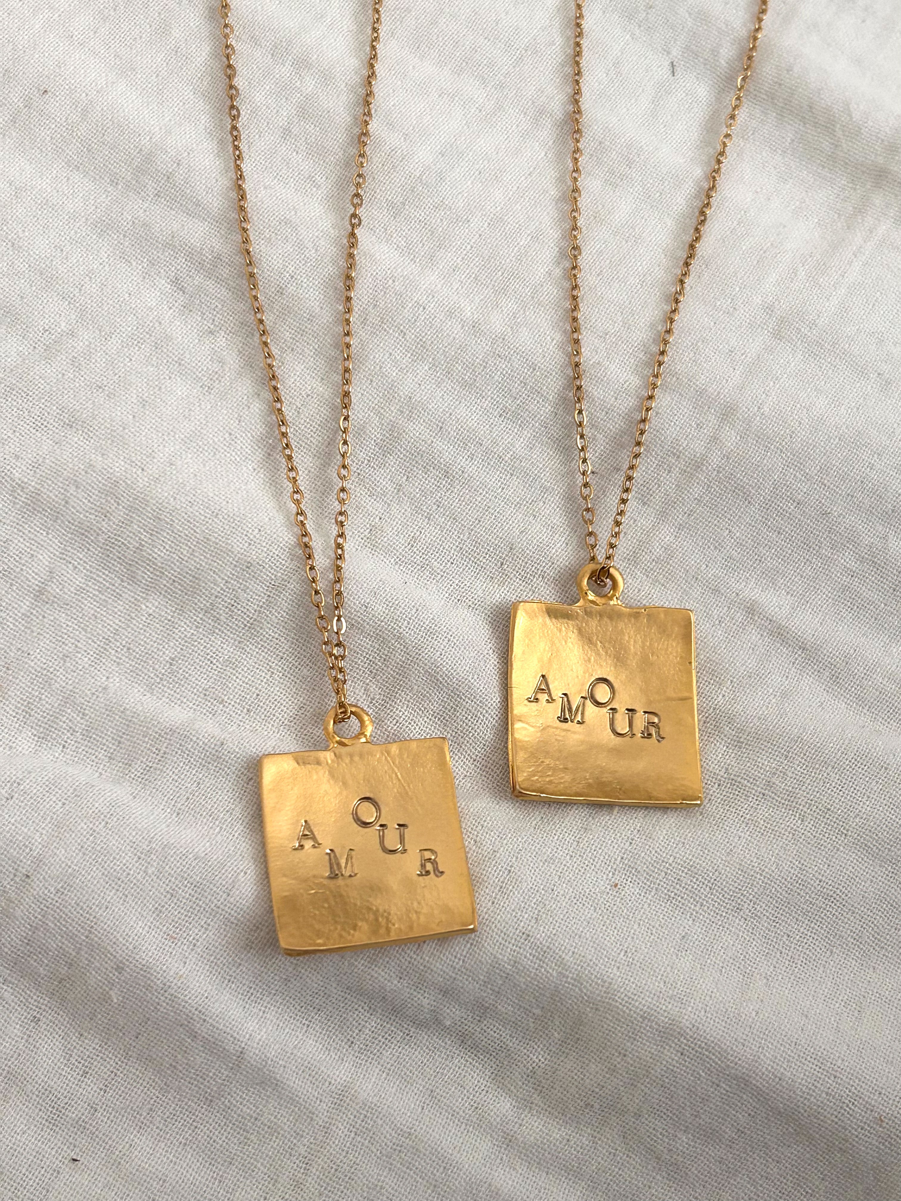 Collier Amour or mat