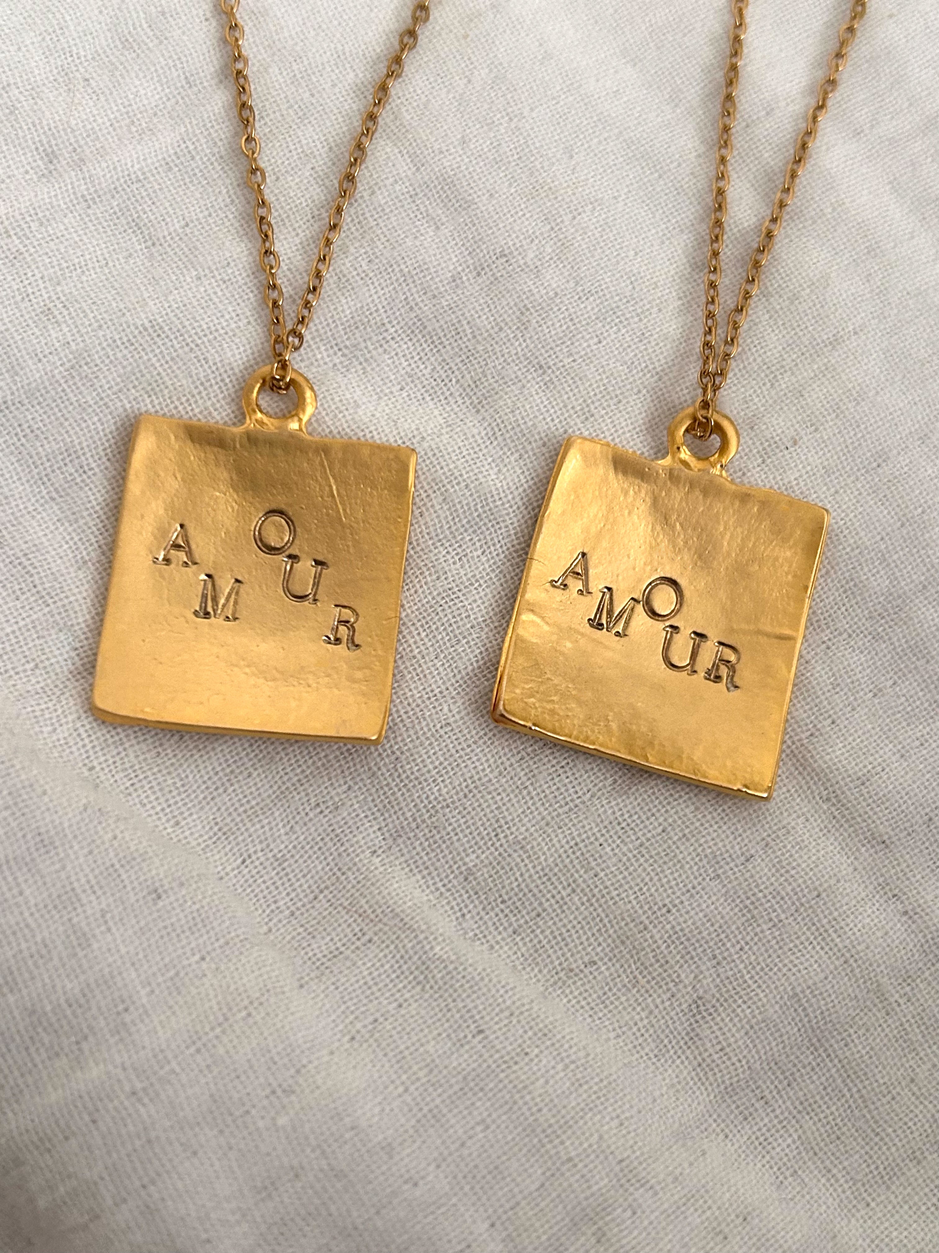 Collier Amour or mat