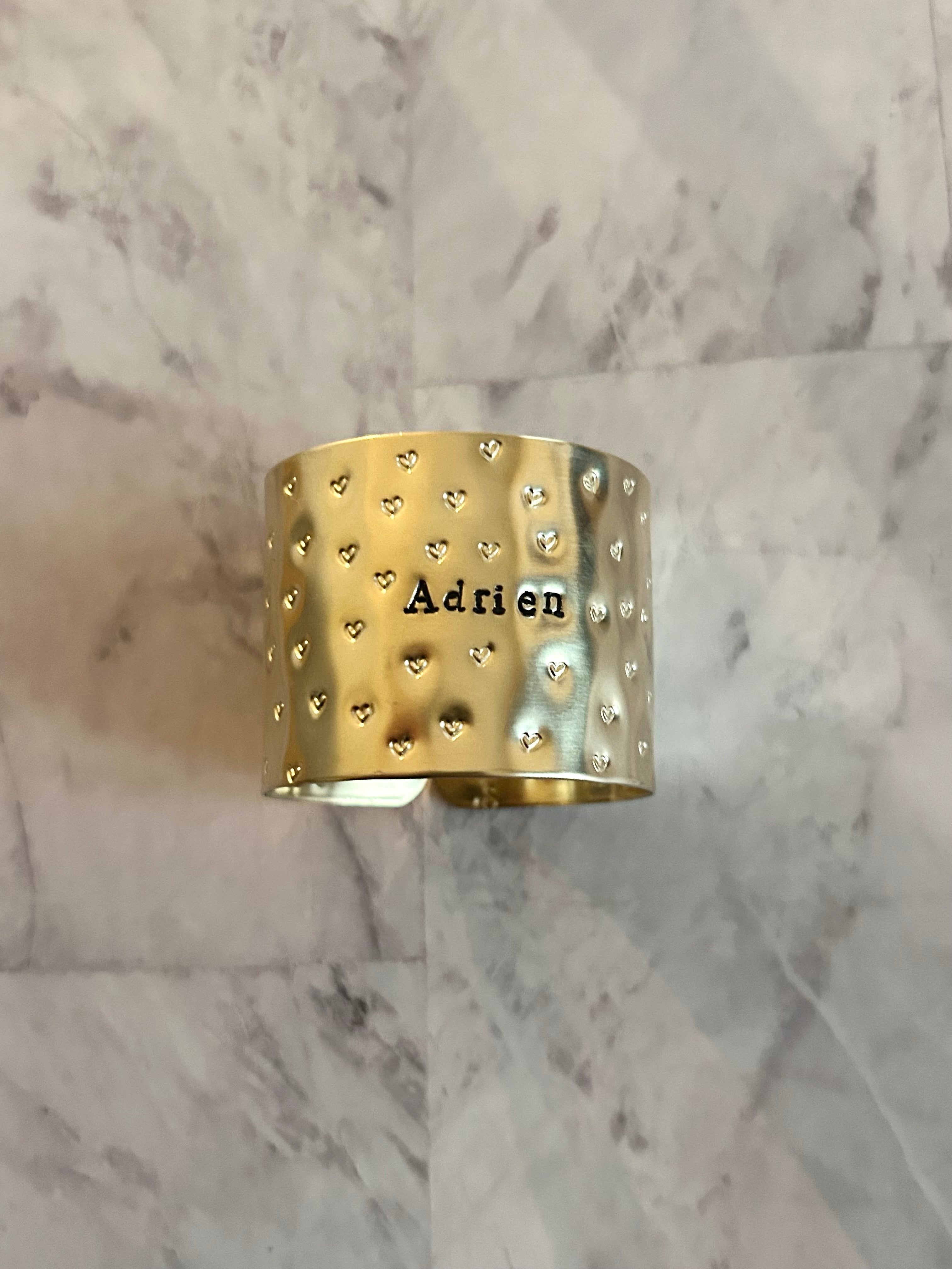 MABLE | Rond de serviette en laiton de diamètre classique ⌀4,5 cm / PLUIE DE MOTIFS sans encre de votre choix