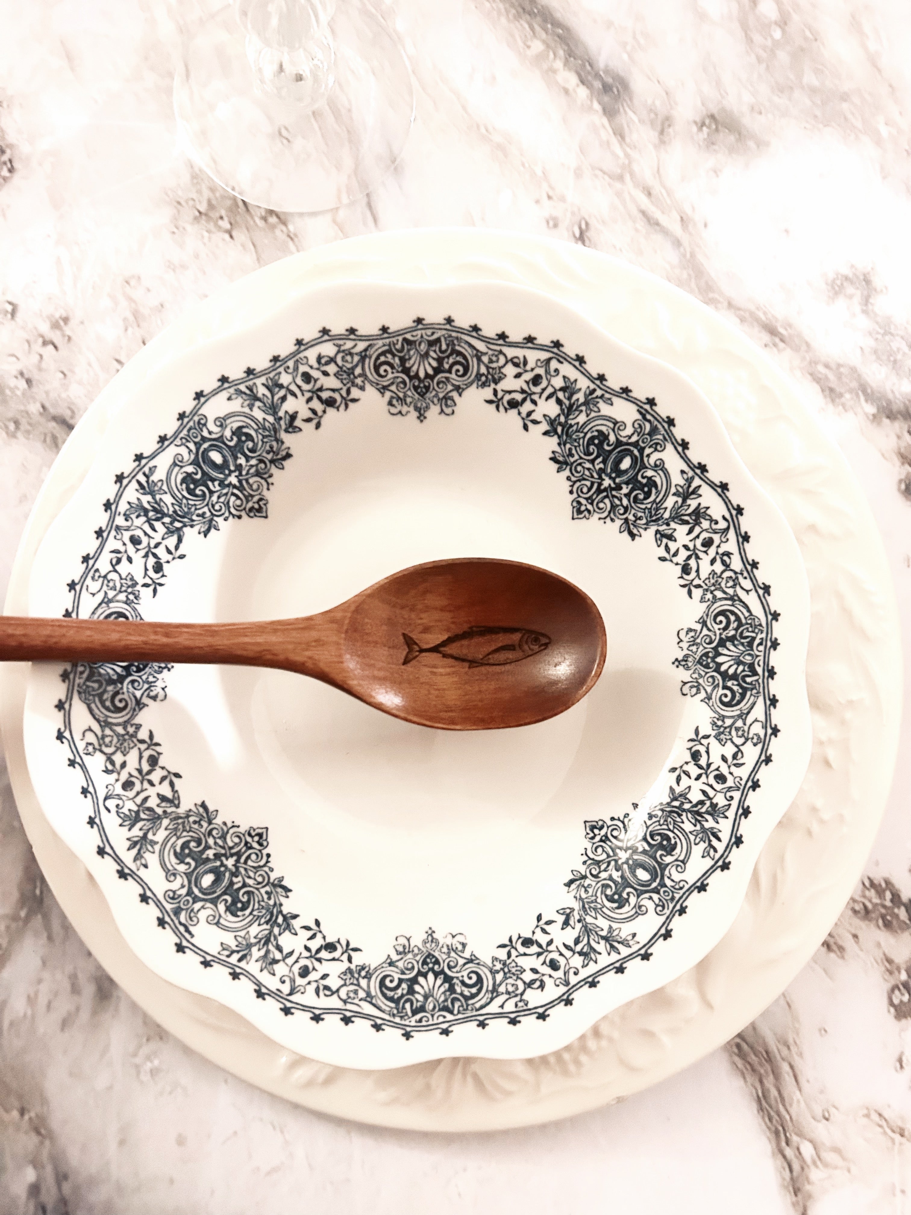 Grande cuillère en bois gravée - poisson