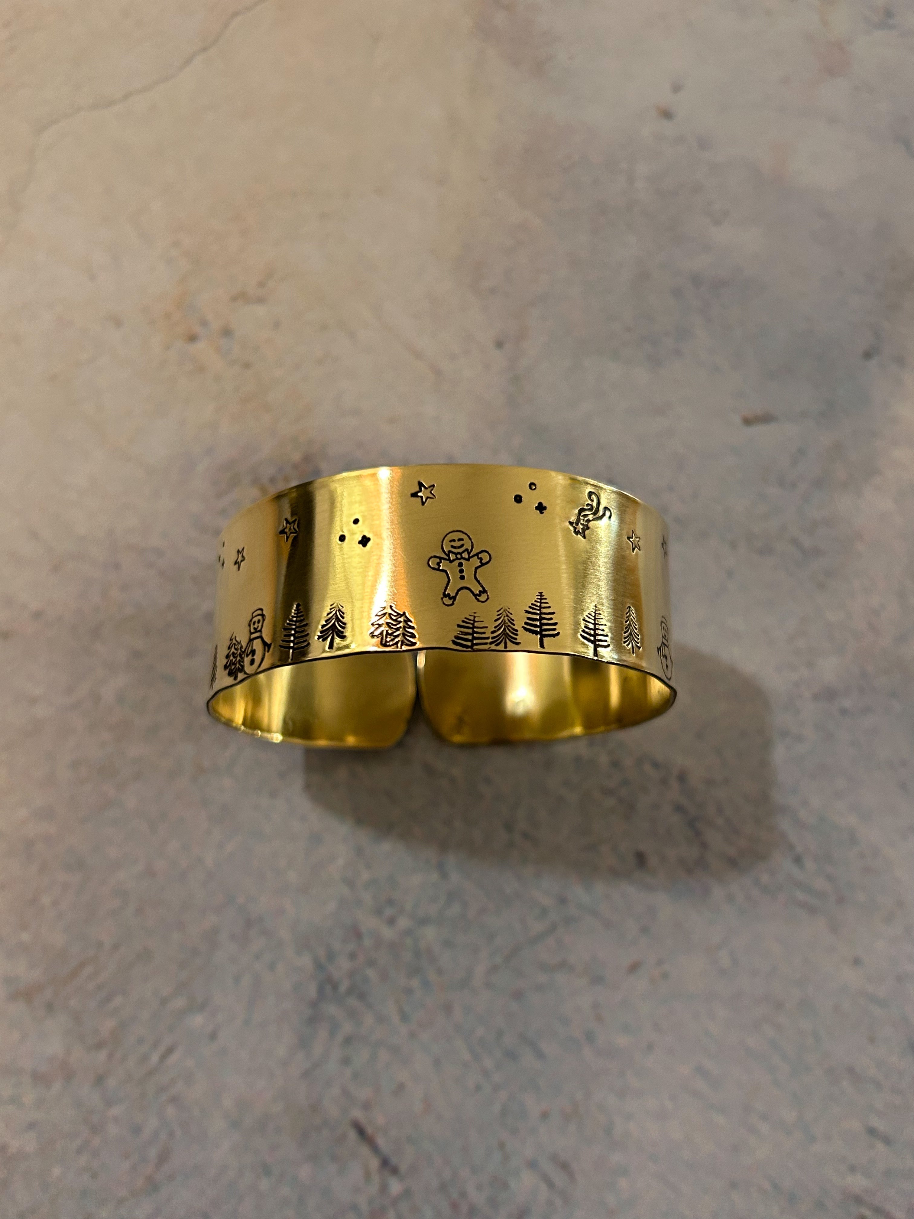 GINGERBREAD | Rond de serviette en laiton doré déjà gravé - Petite hauteur - Diamètre large ⌀5 cm