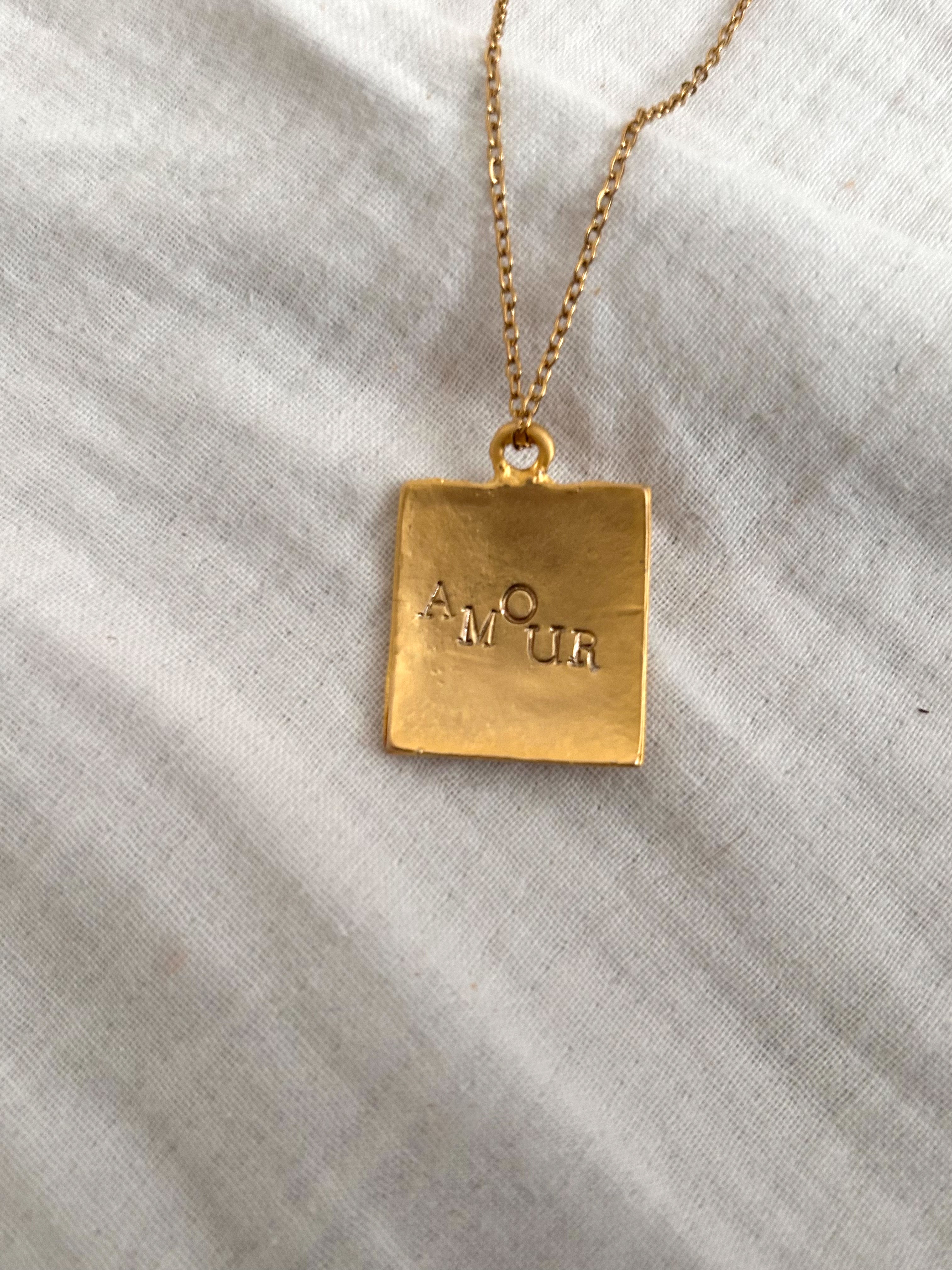 Collier Amour or mat