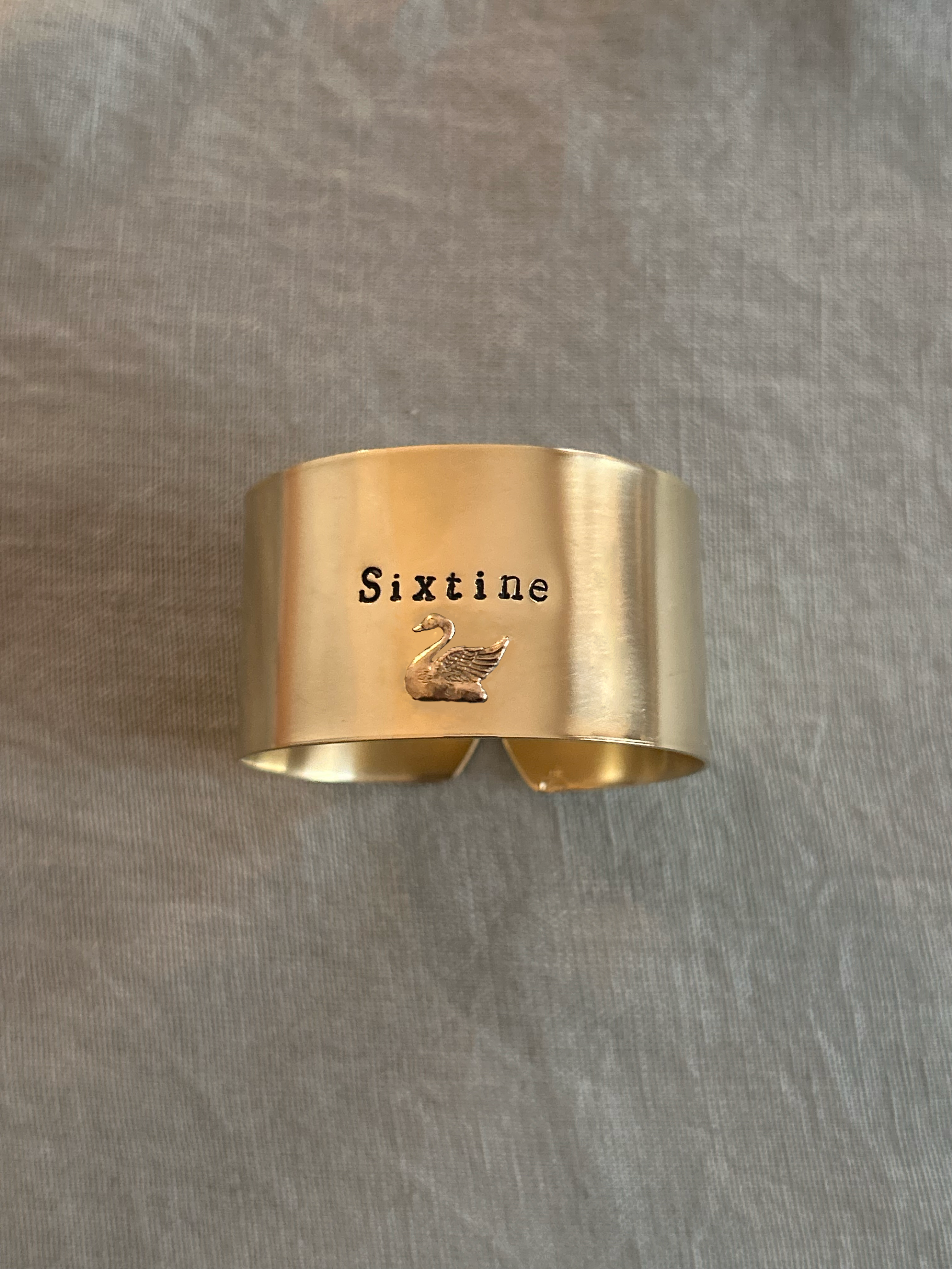 EDITION LIMITÉE | Collection Ornements | Cygne | Rond de serviette personnalisable - Diamètre large ⌀5 cm