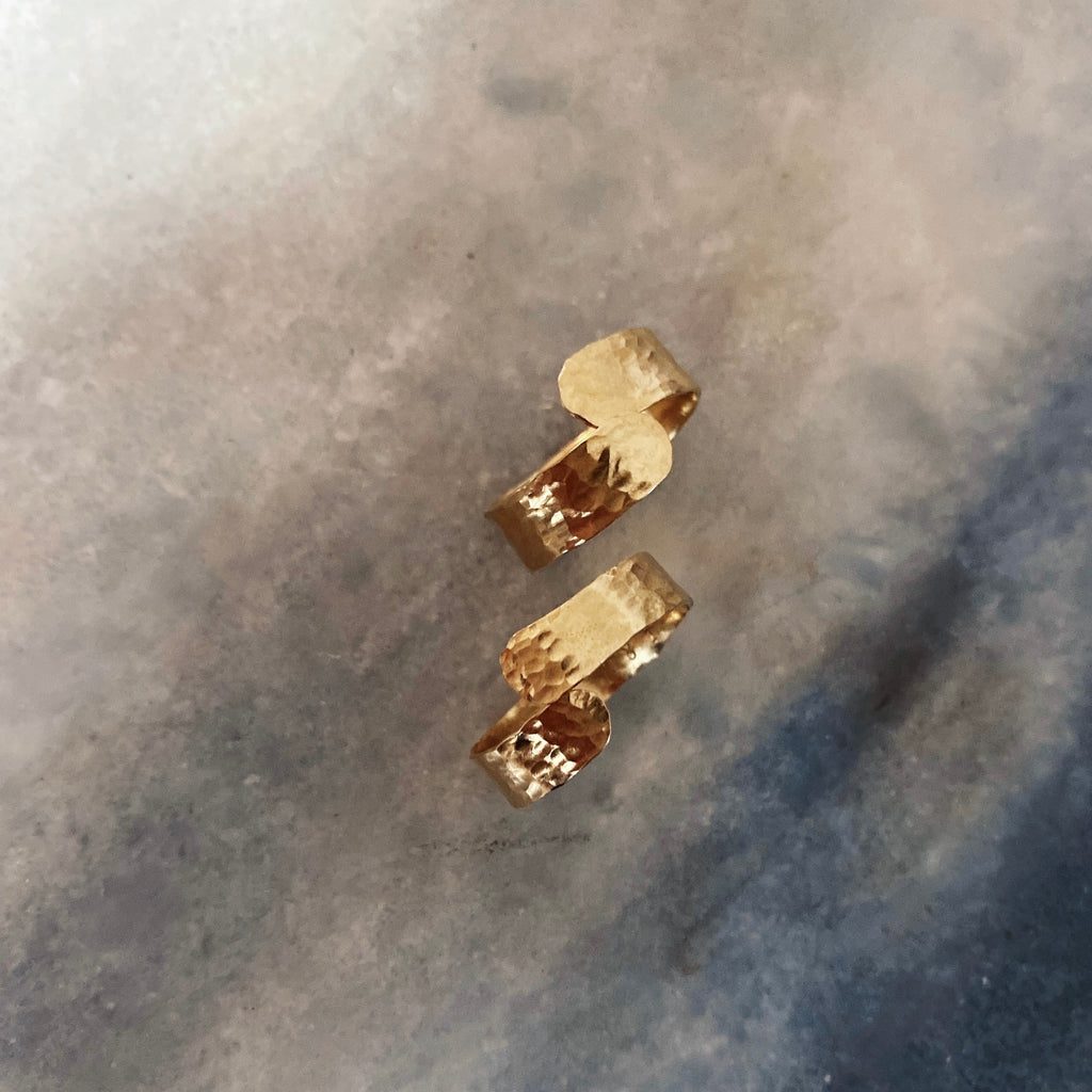 Bague MELO en laiton micro martelé