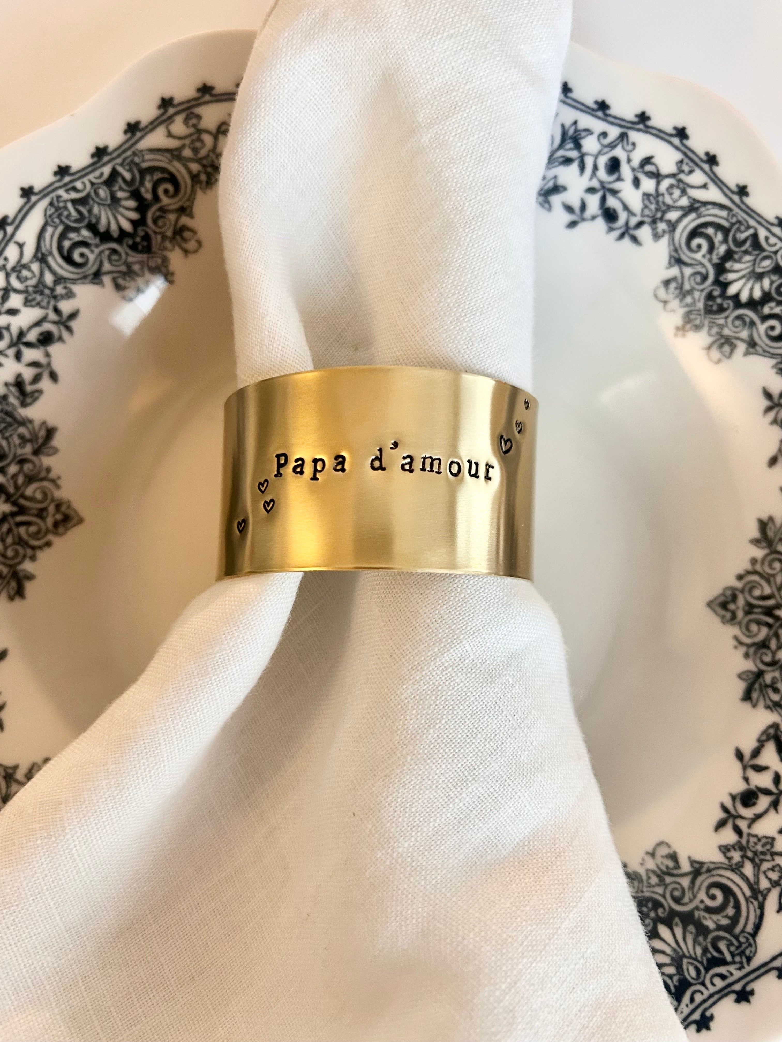 Papa d’amour | Série - Rond en laiton brut gravé avec petits cœurs (2 diamètres)