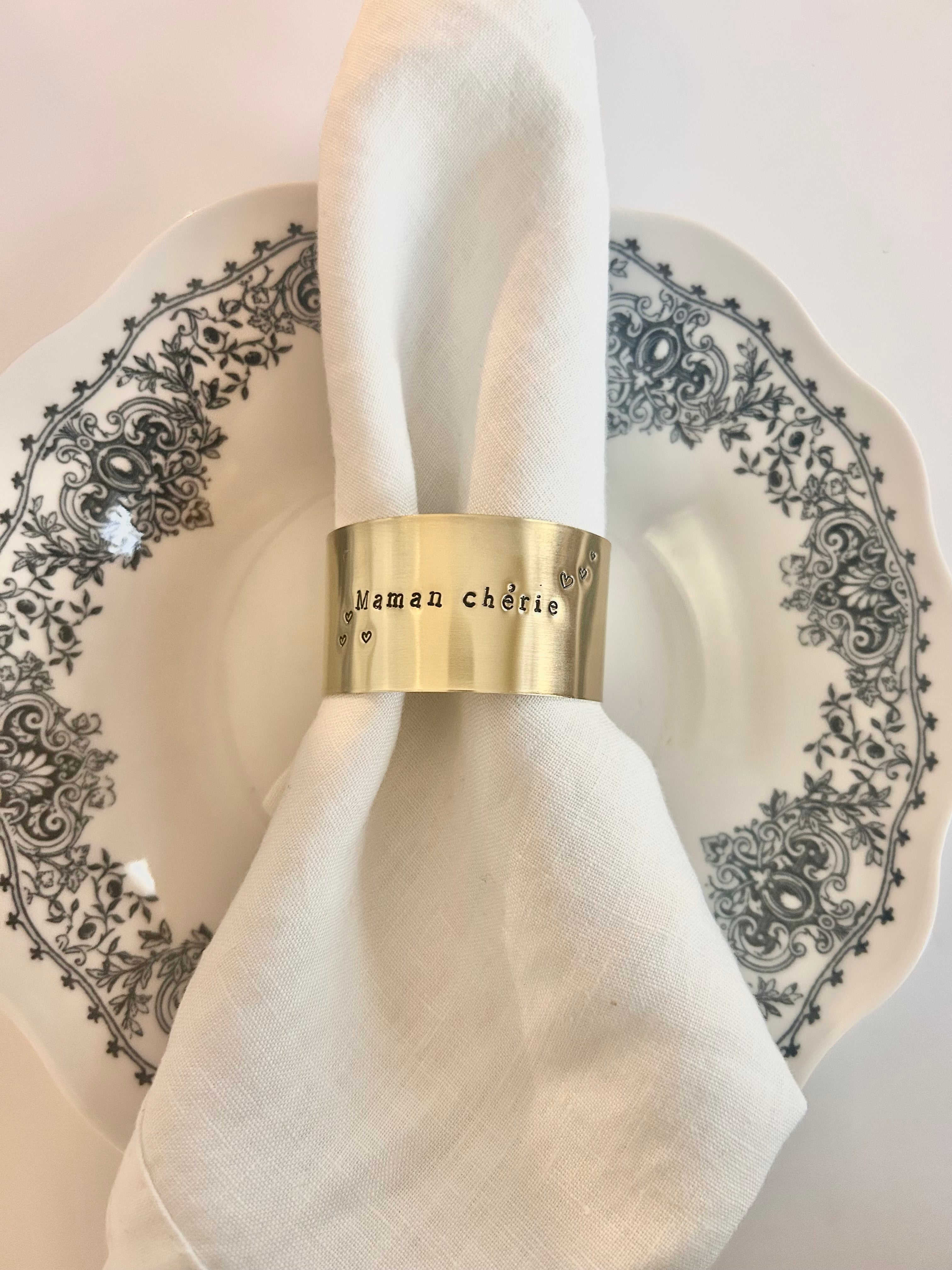 Maman chérie avec des petits cœurs| Série - Rond en laiton brut (2 diamètres possibles)