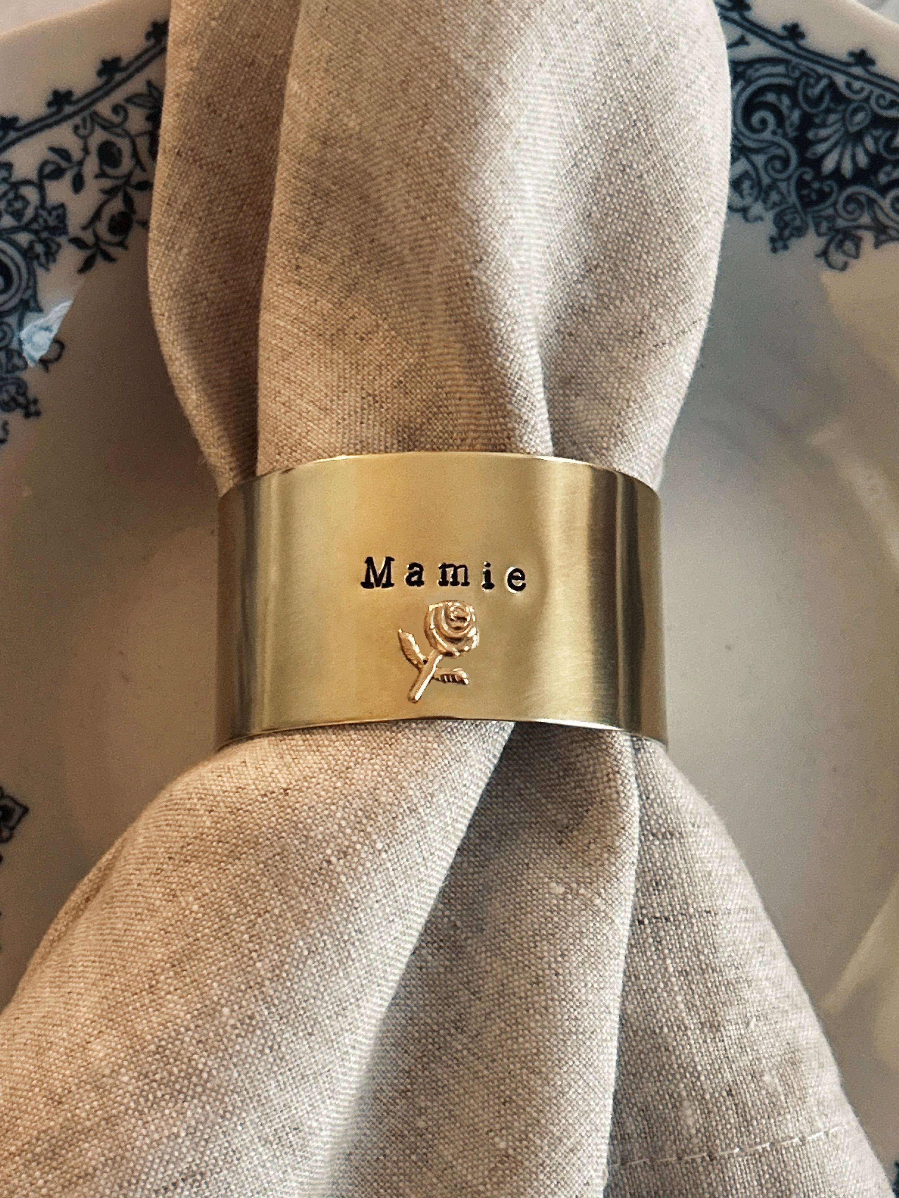 EDITION LIMITÉE | Collection Ornements | Rose | Rond de serviette personnalisable - Diamètre large ⌀5 cm