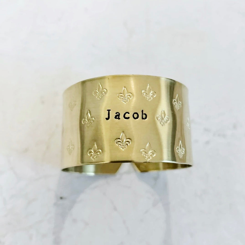 Jacob | Déjà gravé 🍀 Rond en laiton gravé avec des fleurs de lys
