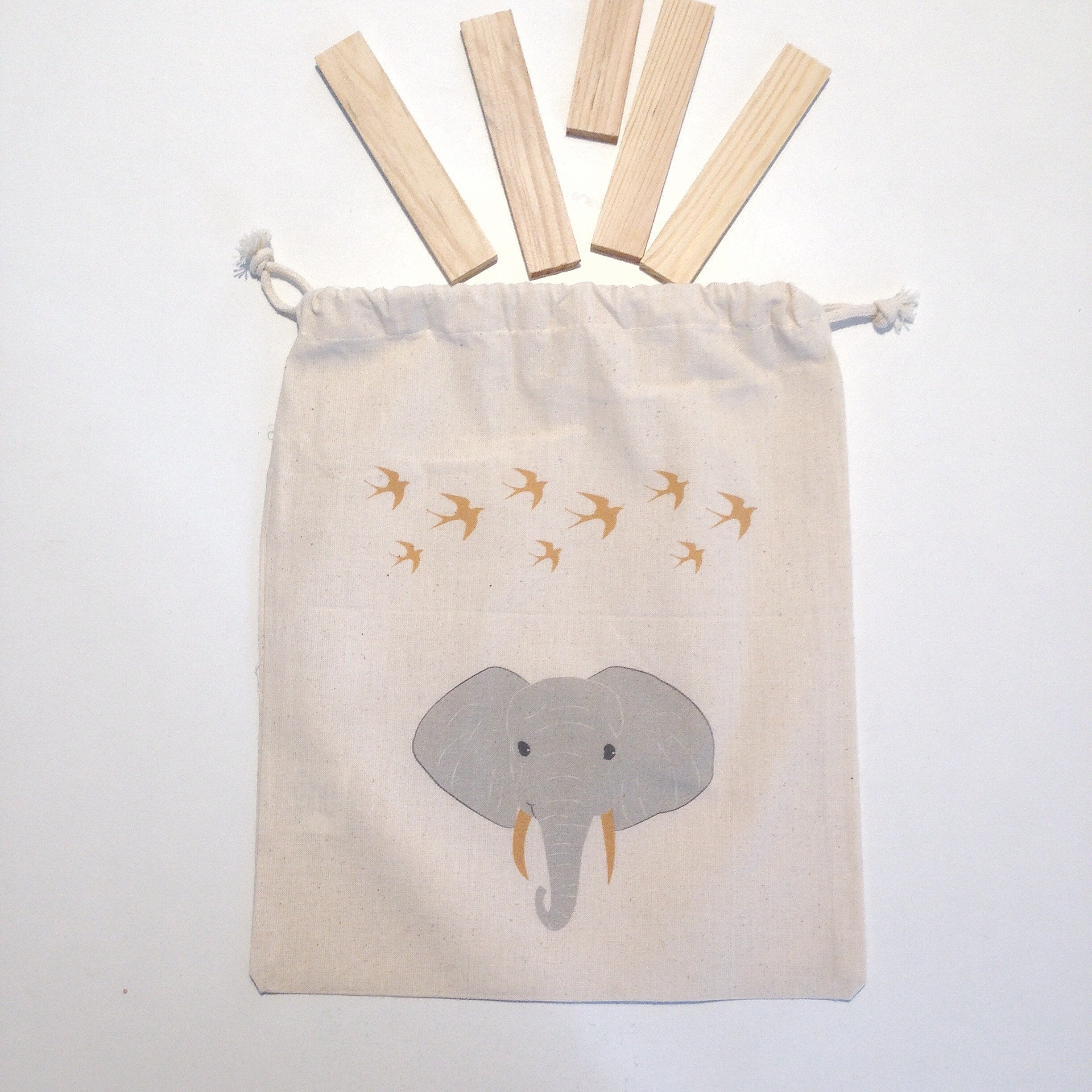 Set of 2 pouches: Mummy Kangaroo and Elephant