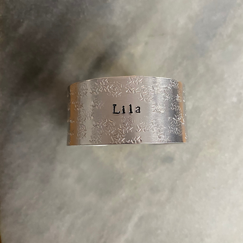 Lila | Déjà gravé 🍀 Rond en aluminium piqué gravé