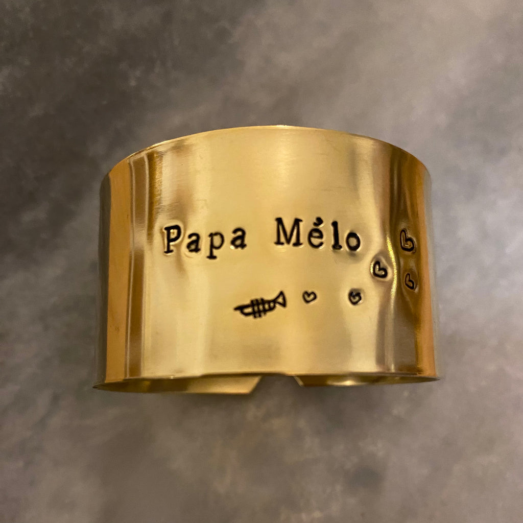 Déjà gravé laiton poli🍀 «Papa Mélo » avec trompette et cœurs